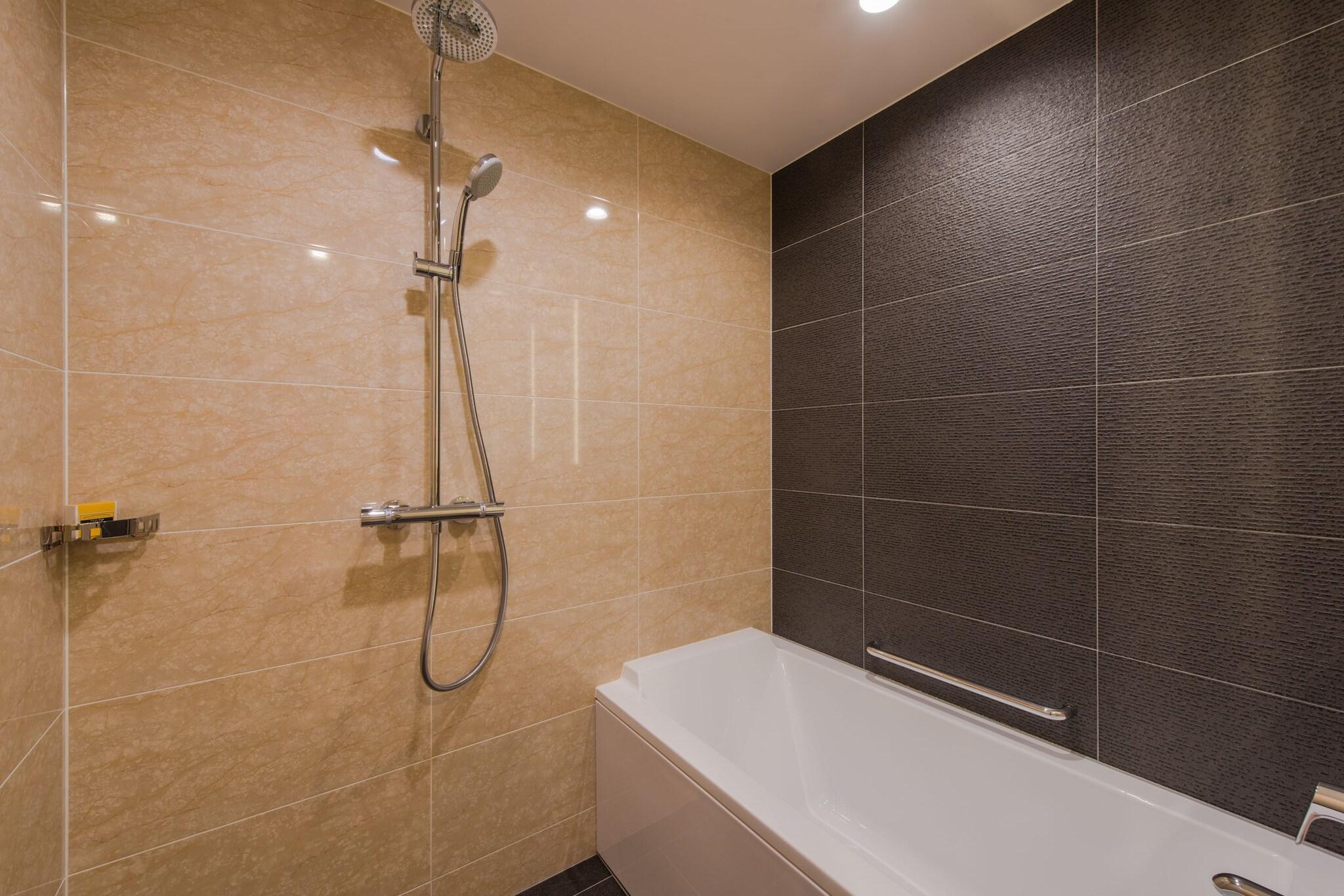 Twin Deluxe Two Beds