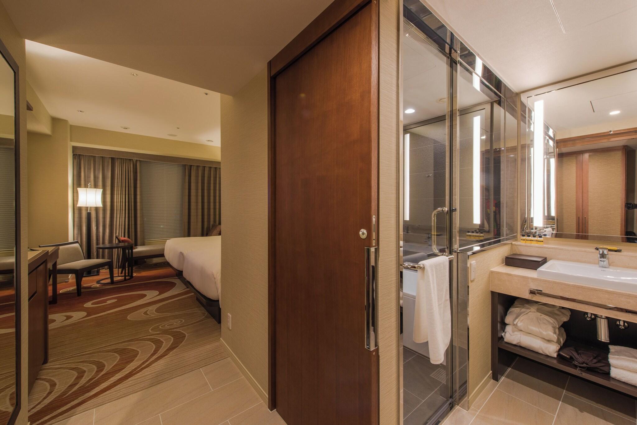 Twin Deluxe Two Beds