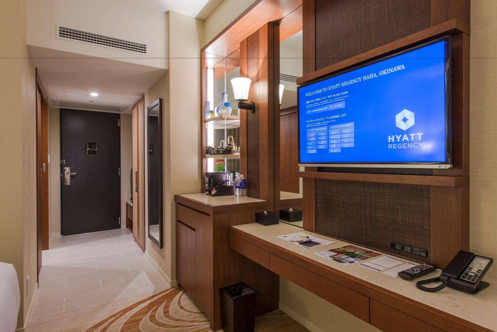 Twin Deluxe Two Beds