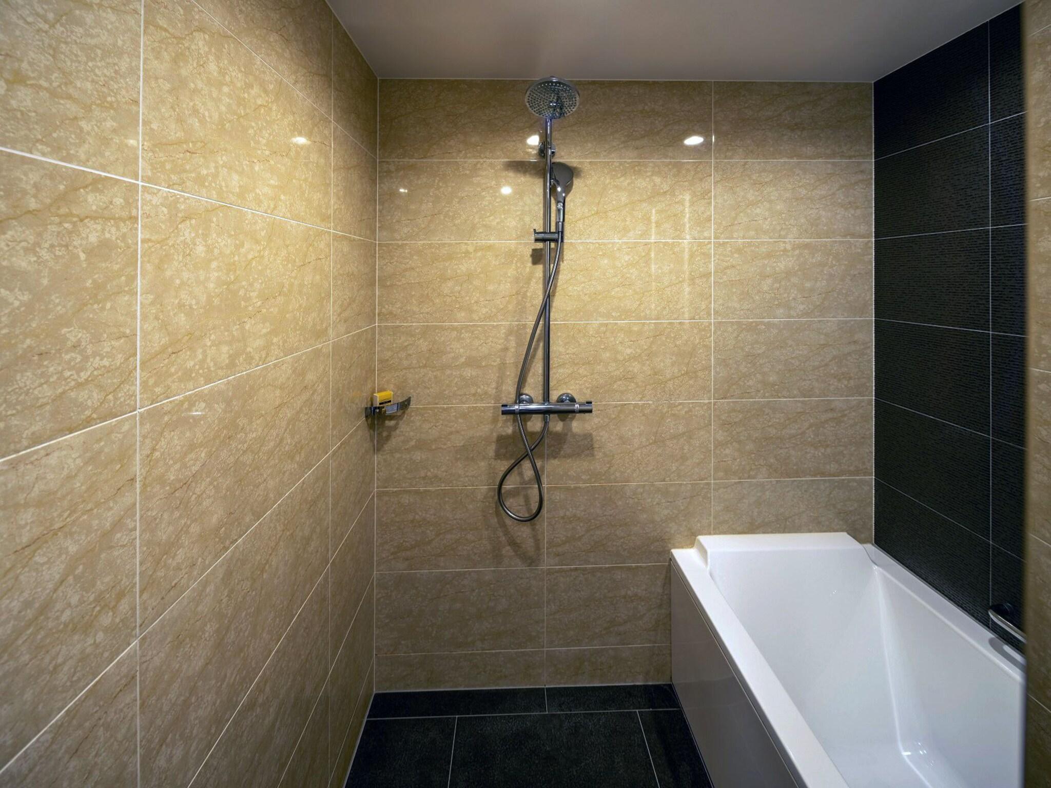 Twin Deluxe Two Beds