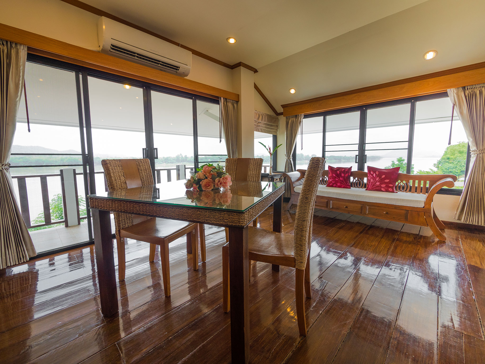 Suite Deluxe River View