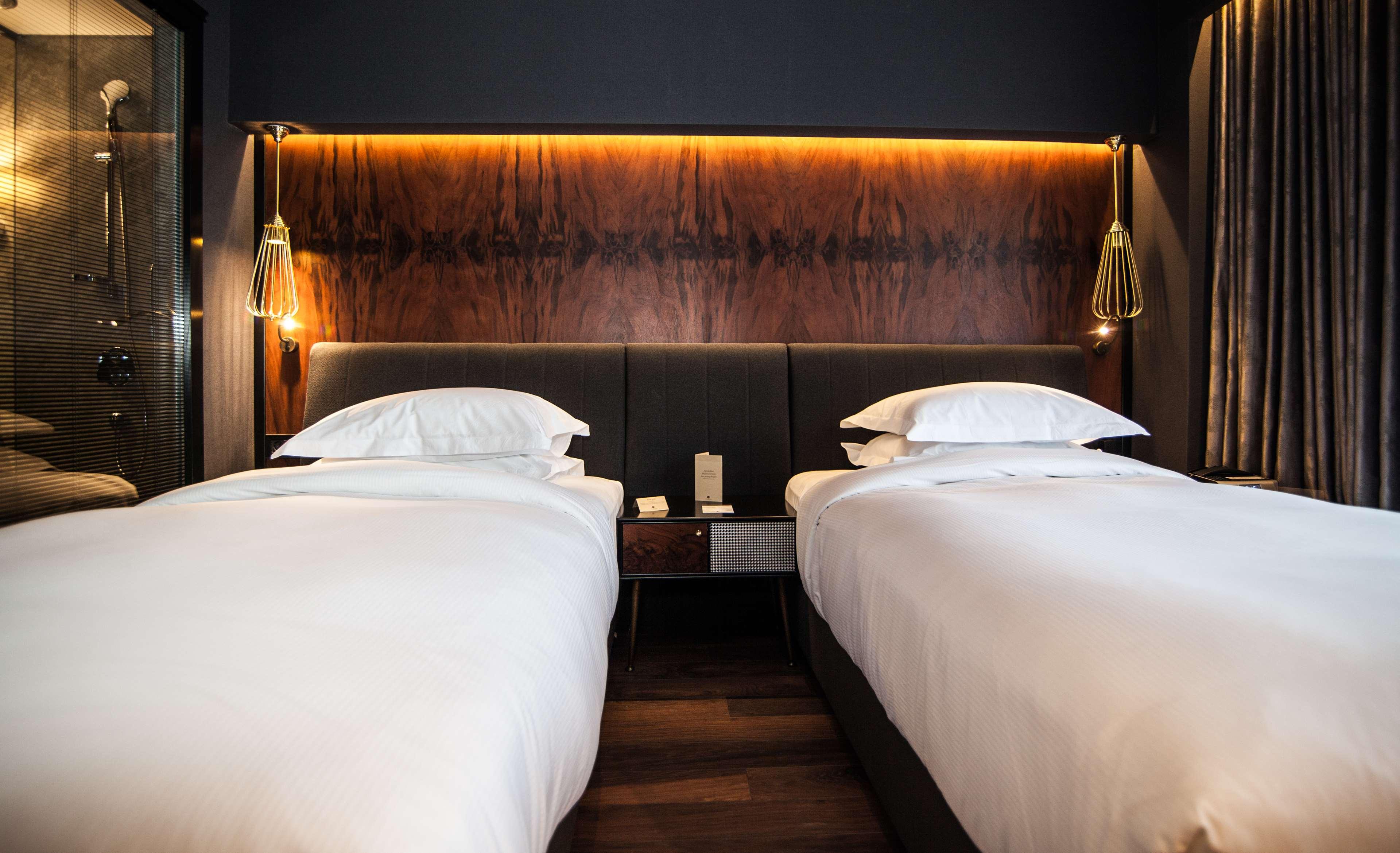 Double Deluxe King Bed