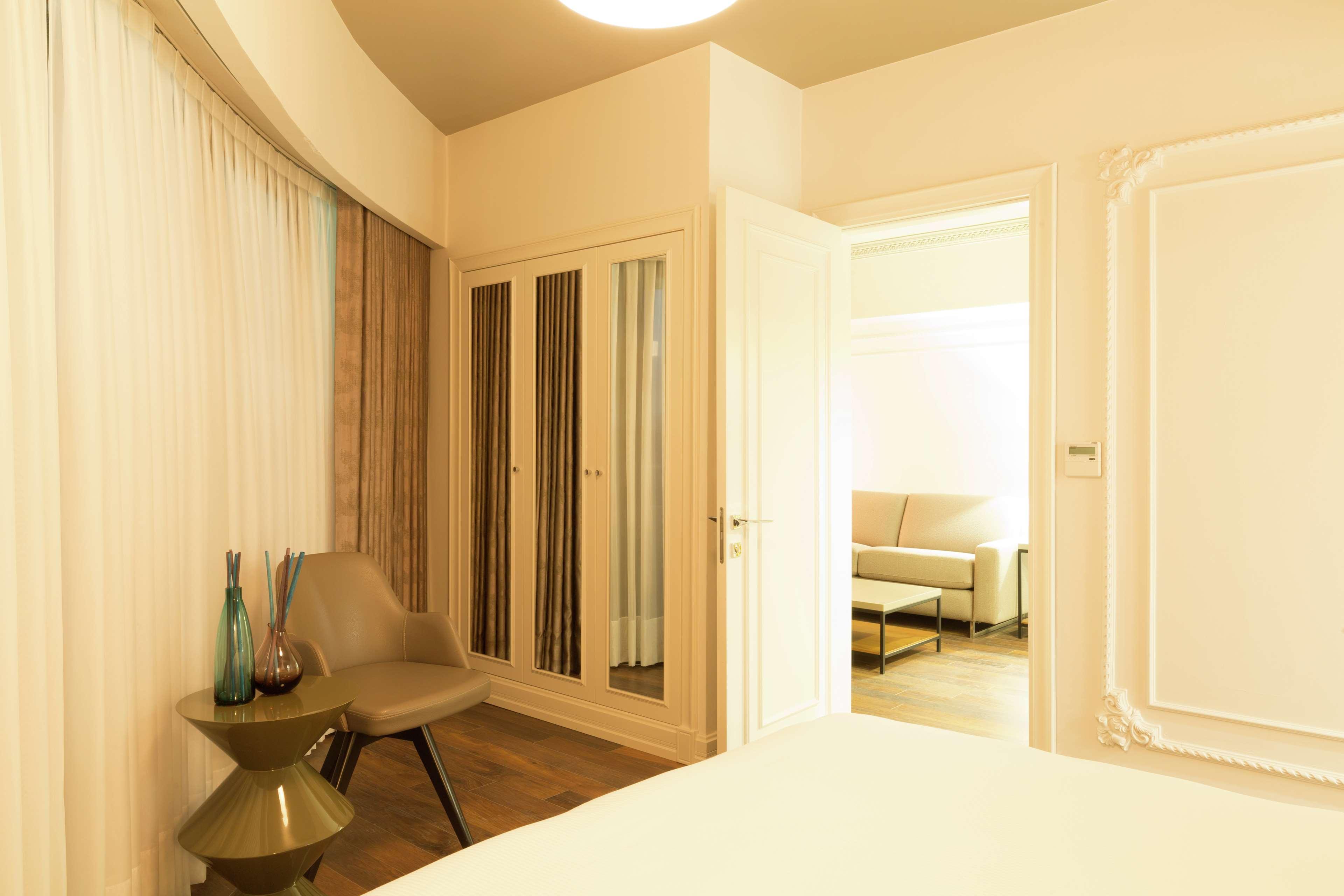 Junior Suite King Size Bed