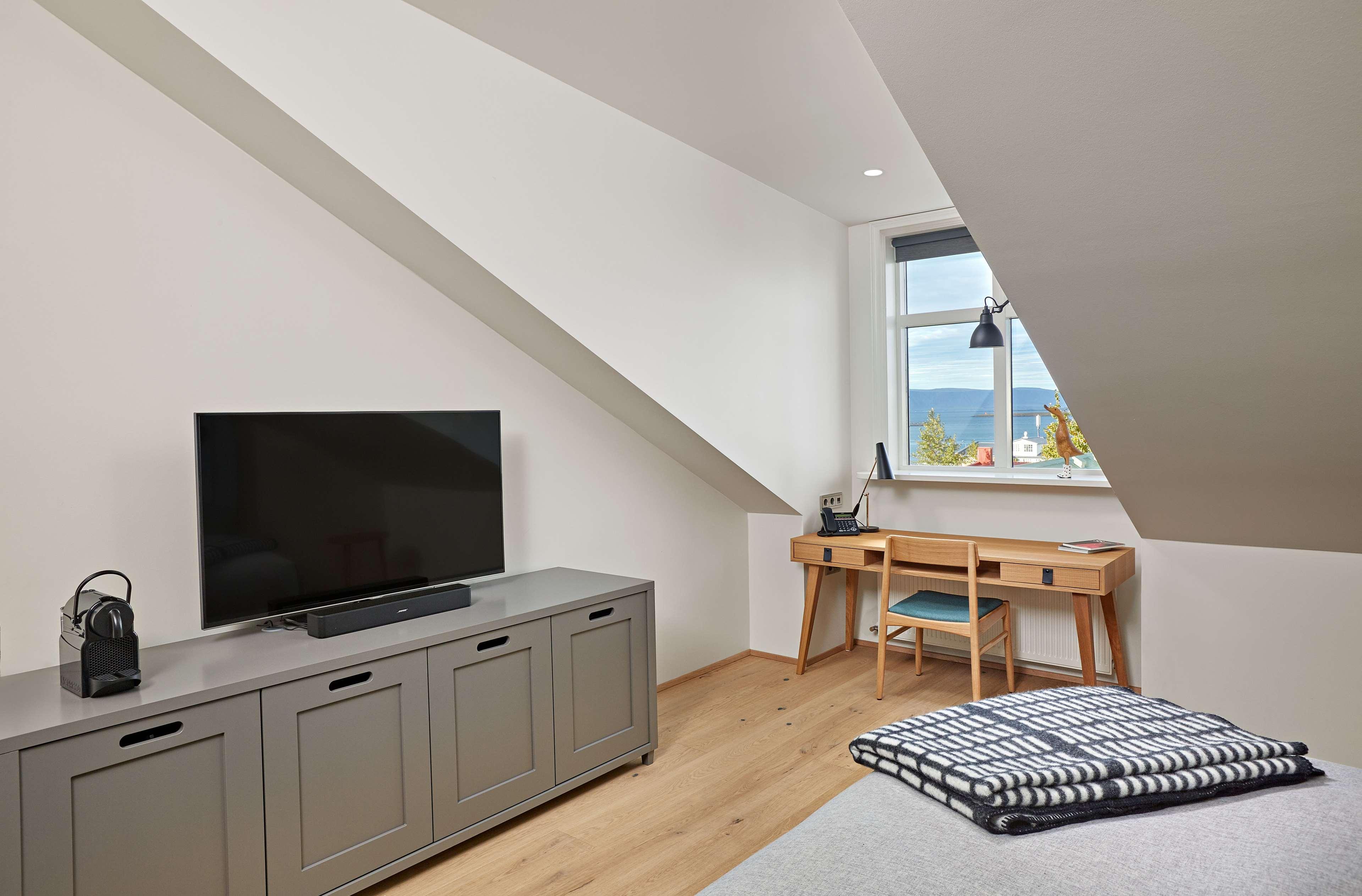 Junior Suite King Size Bed