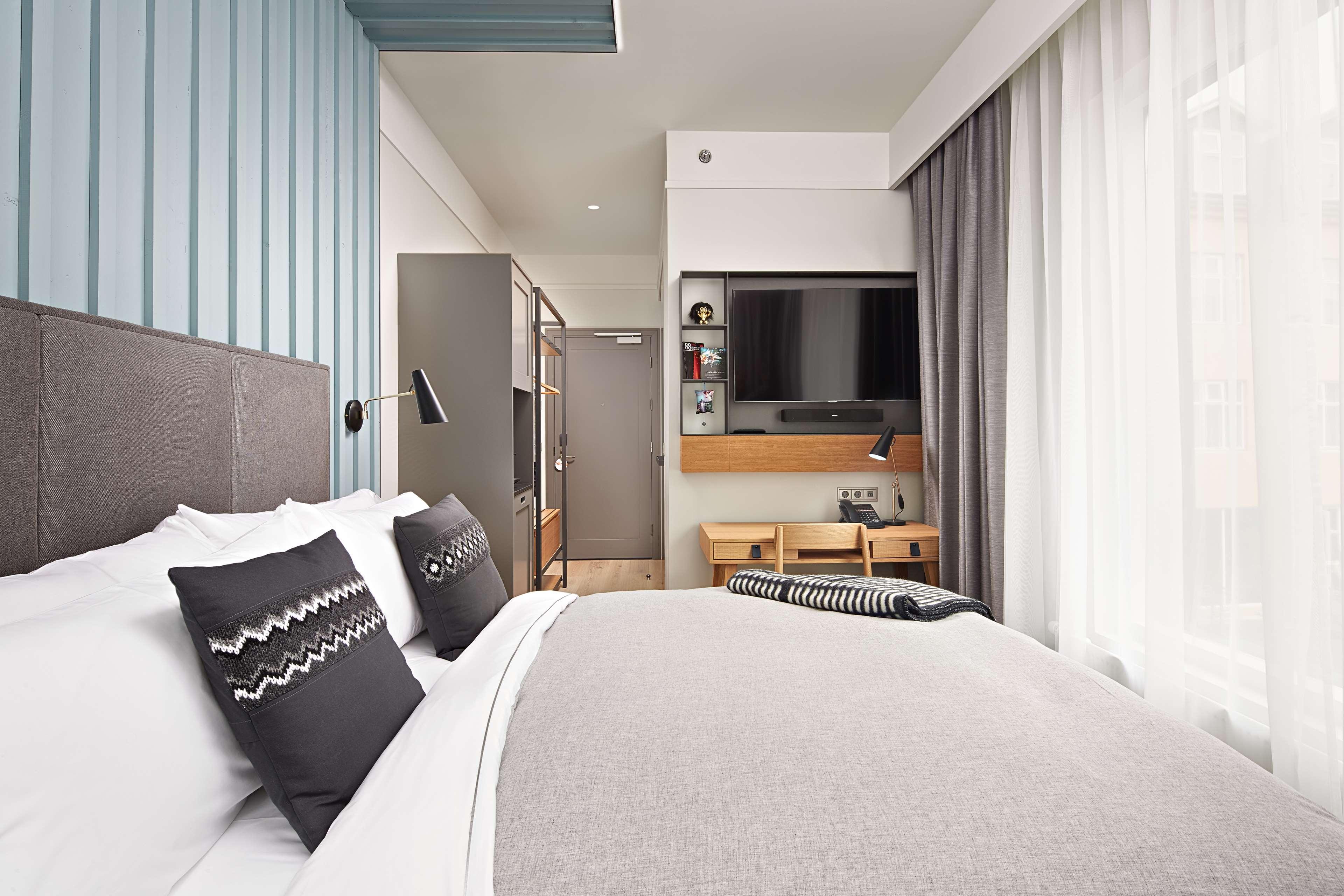 Double Queen Size Bed