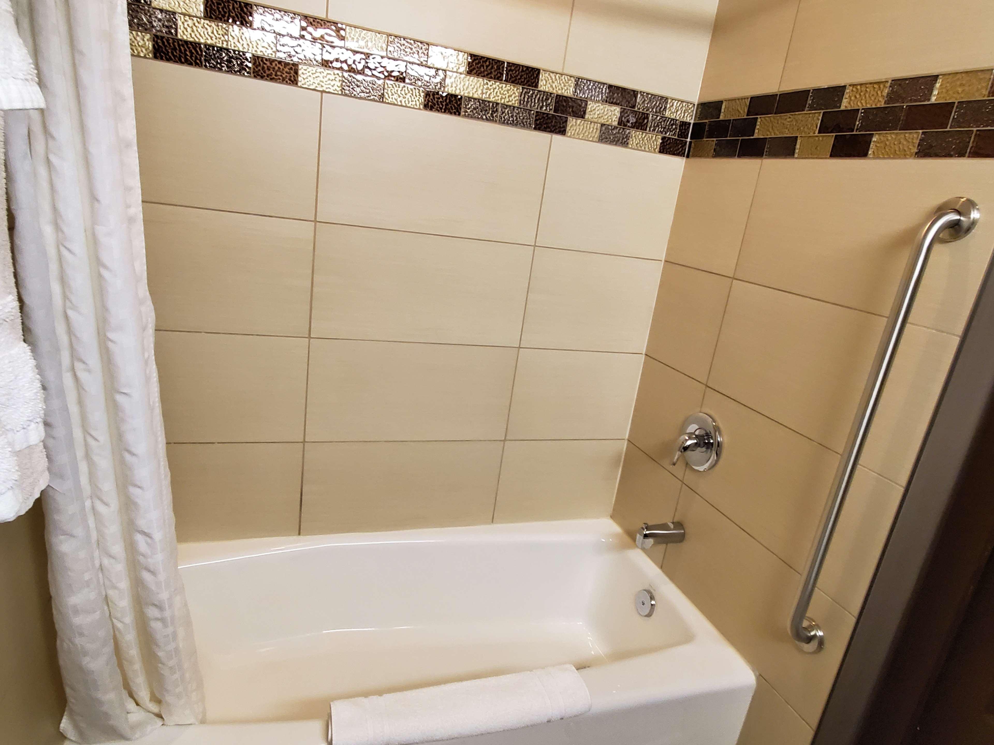 Suite Two Queen Beds Non Smoking