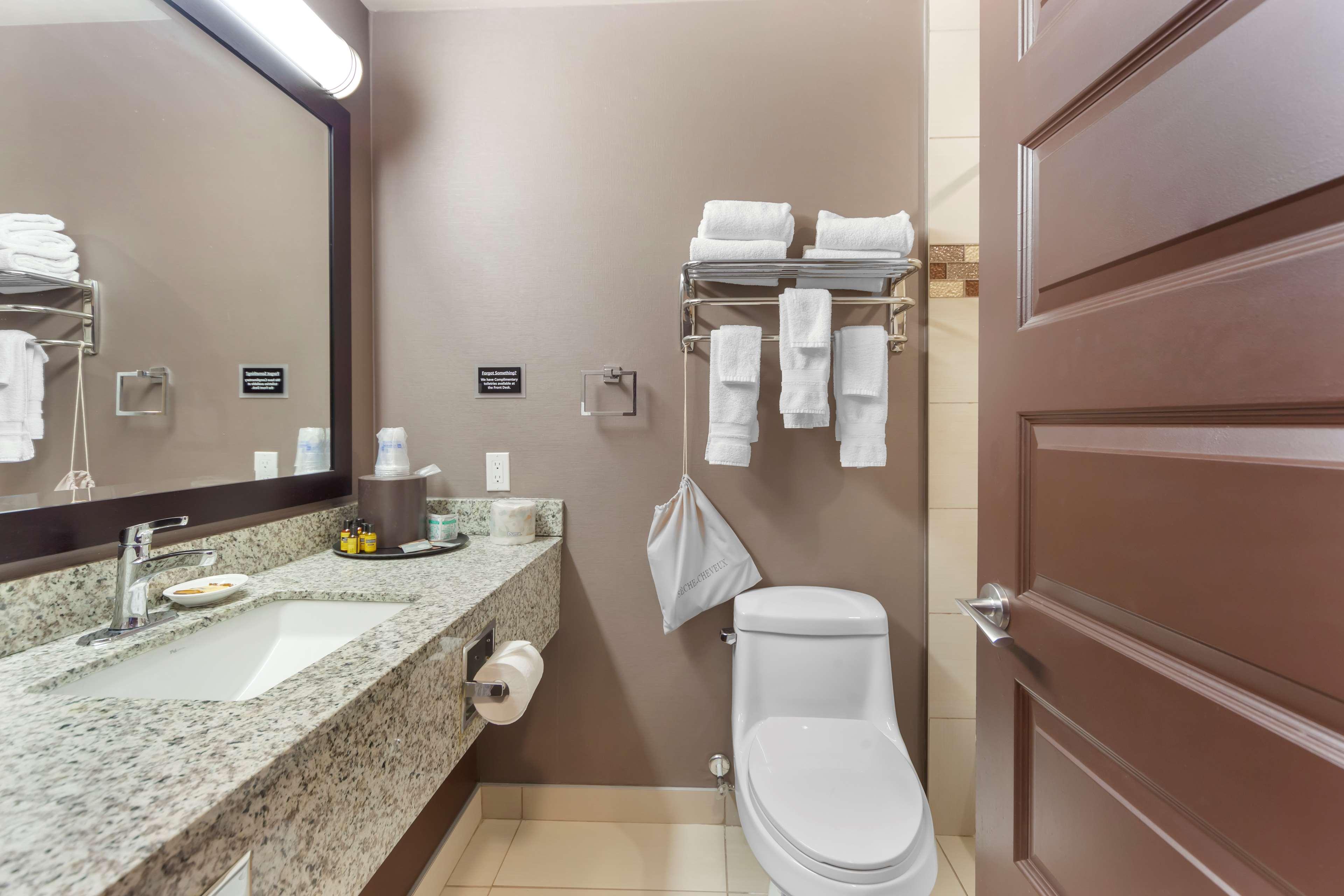 Suite Two Queen Beds Non Smoking