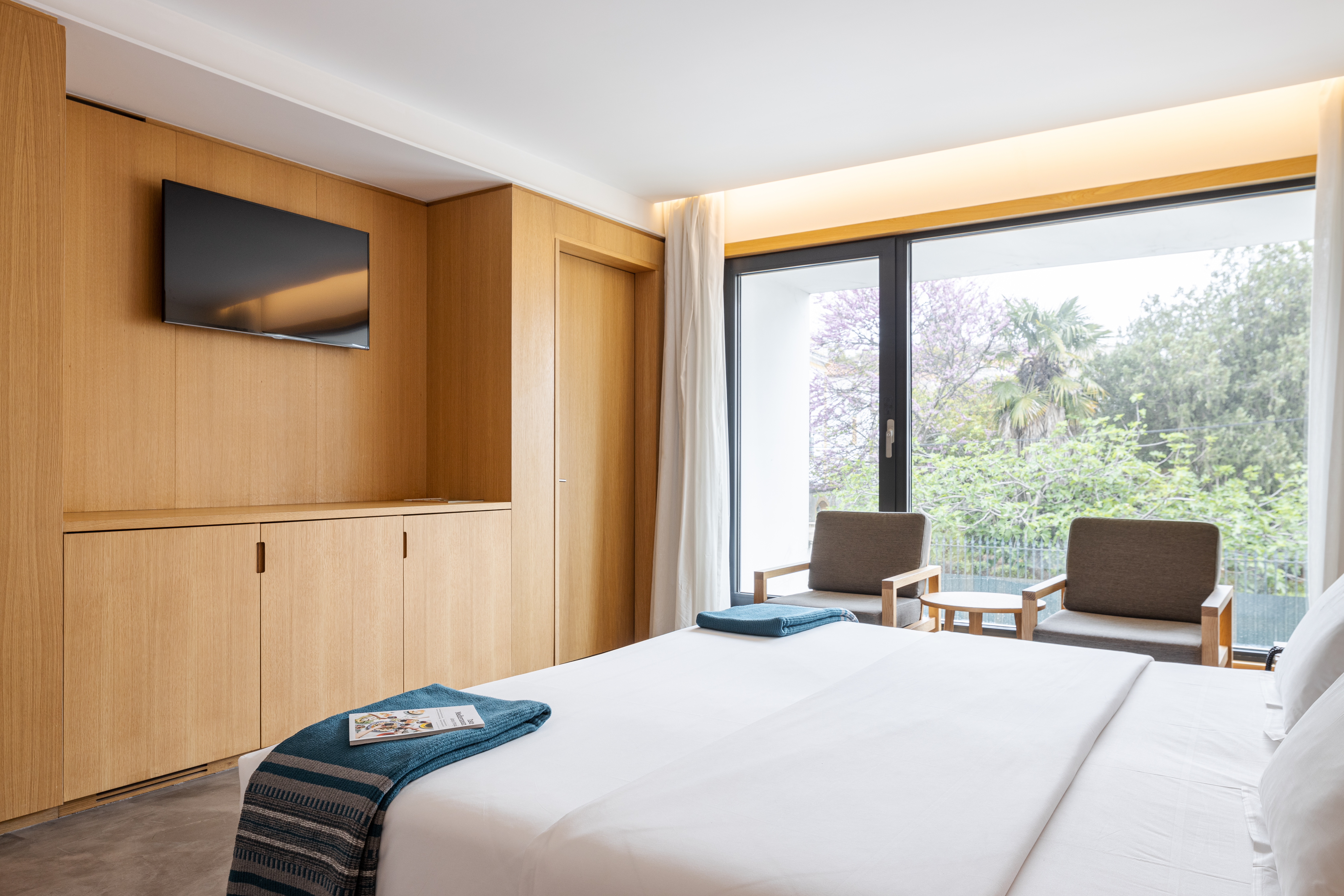 Double or Twin Superior