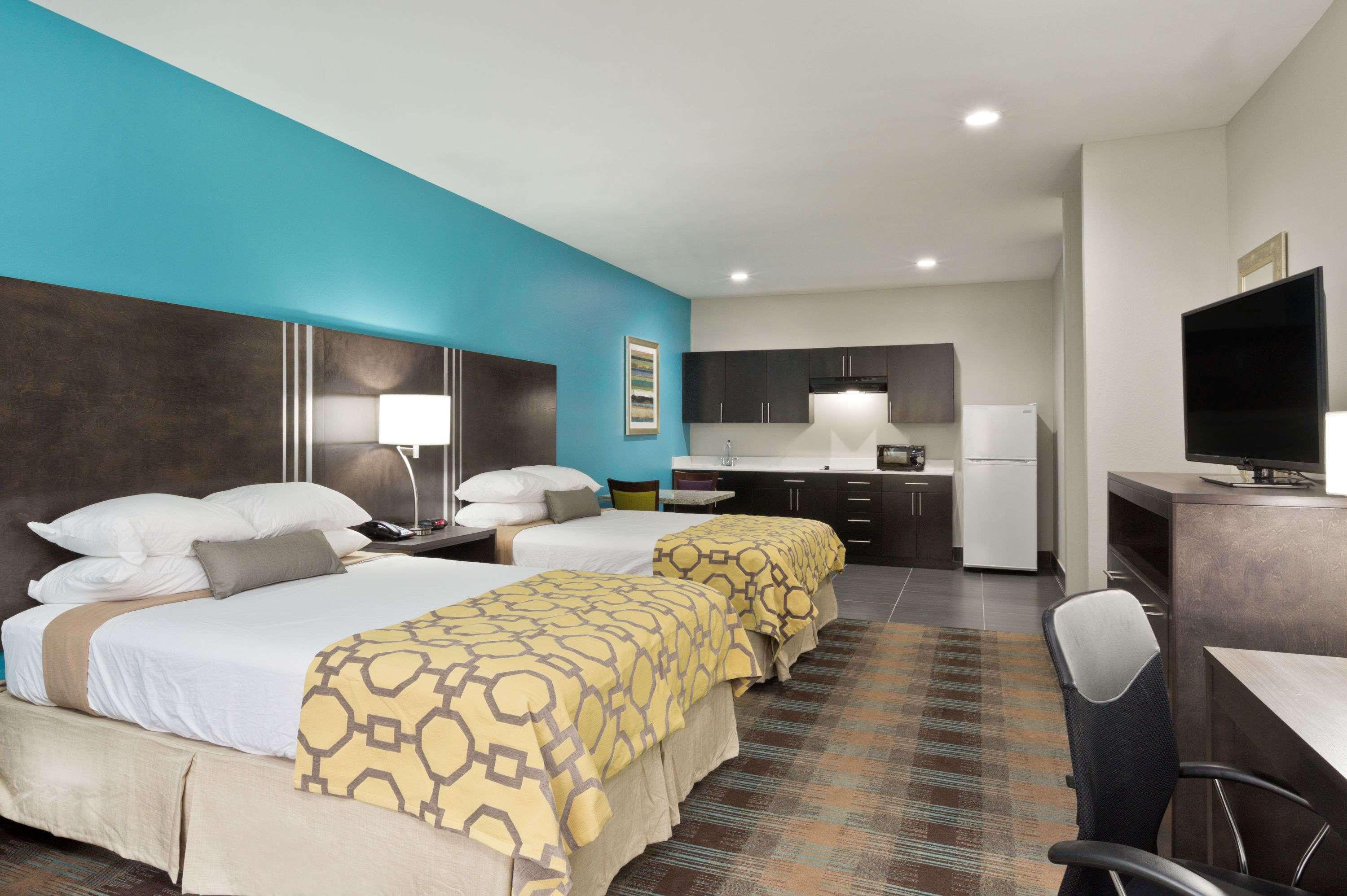 Suite Two Queen Beds