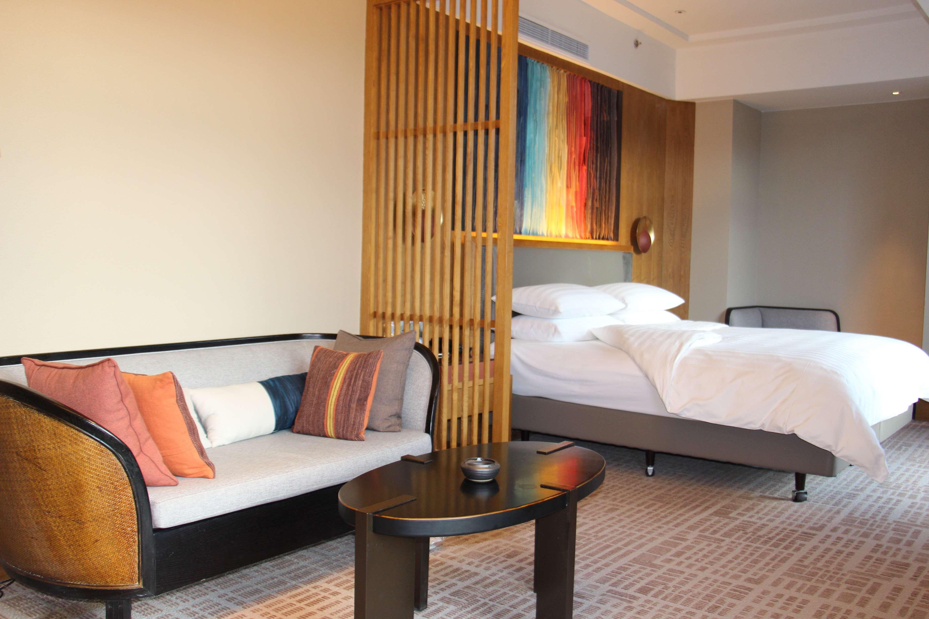 Double Deluxe King Bed