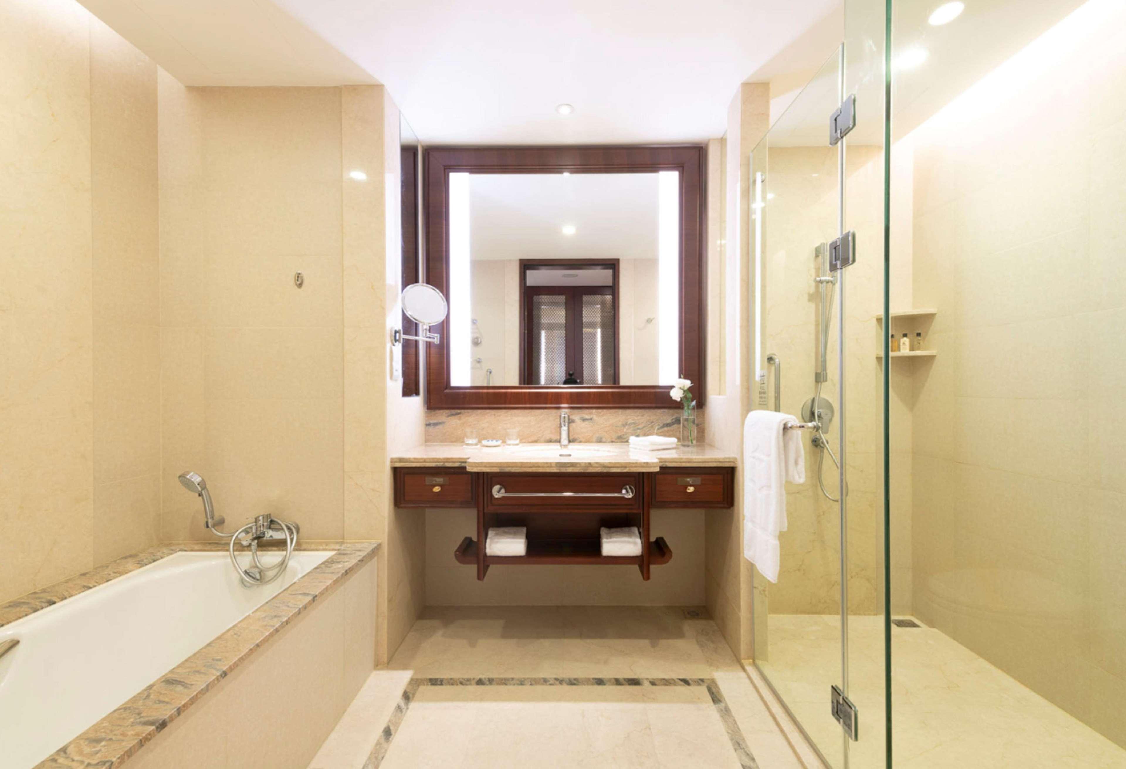 Double Club King Bed