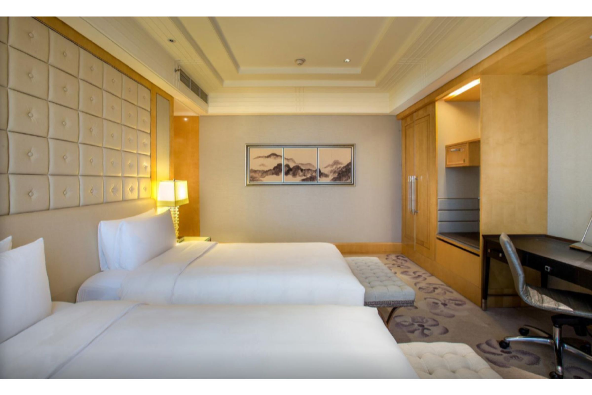 Twin Deluxe Lake View