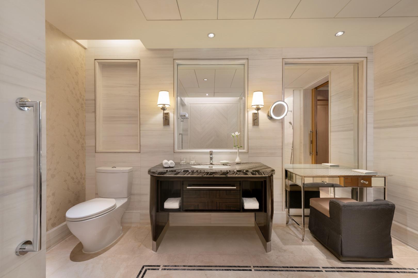 Double Deluxe King Bed