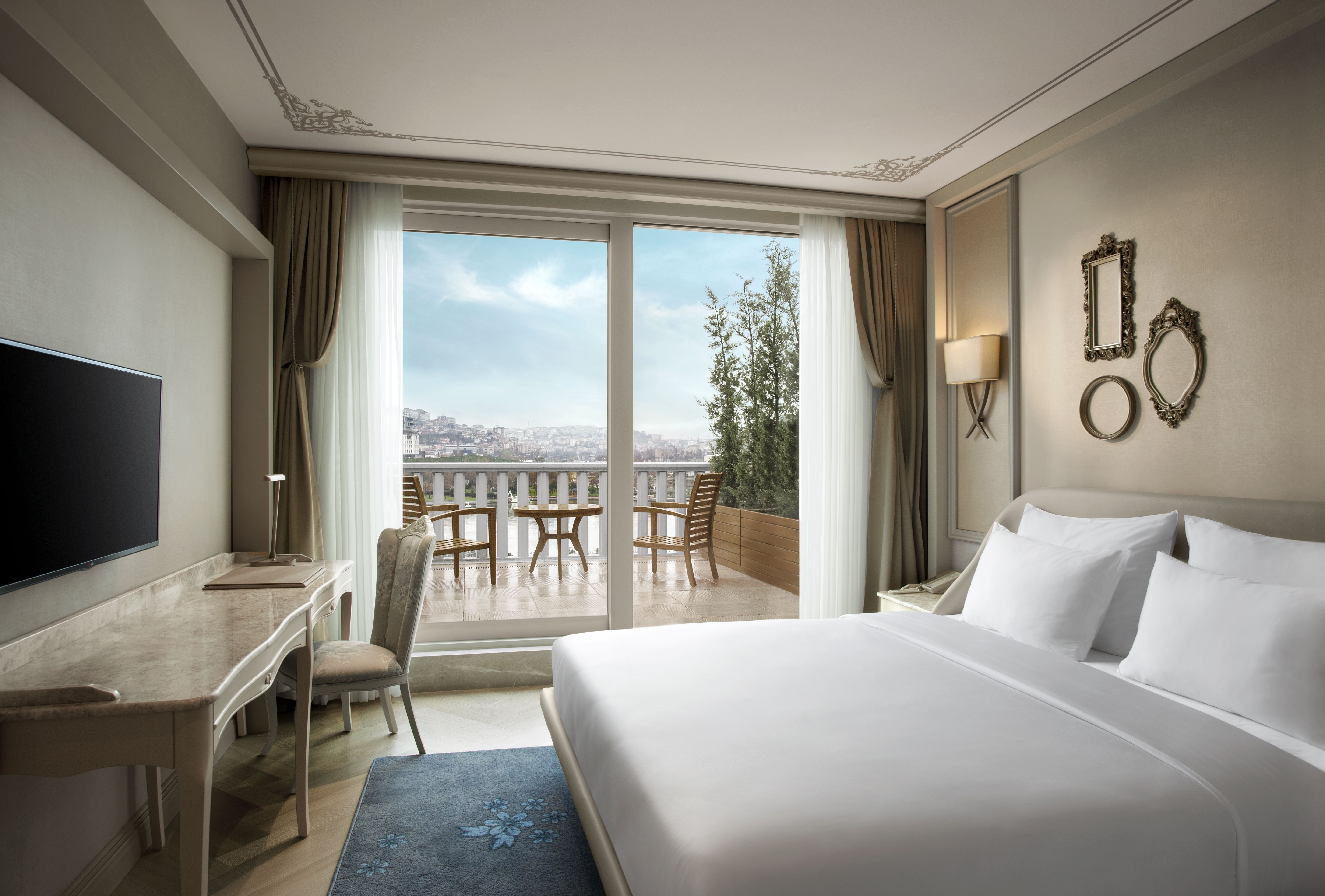 Double Deluxe King Bed