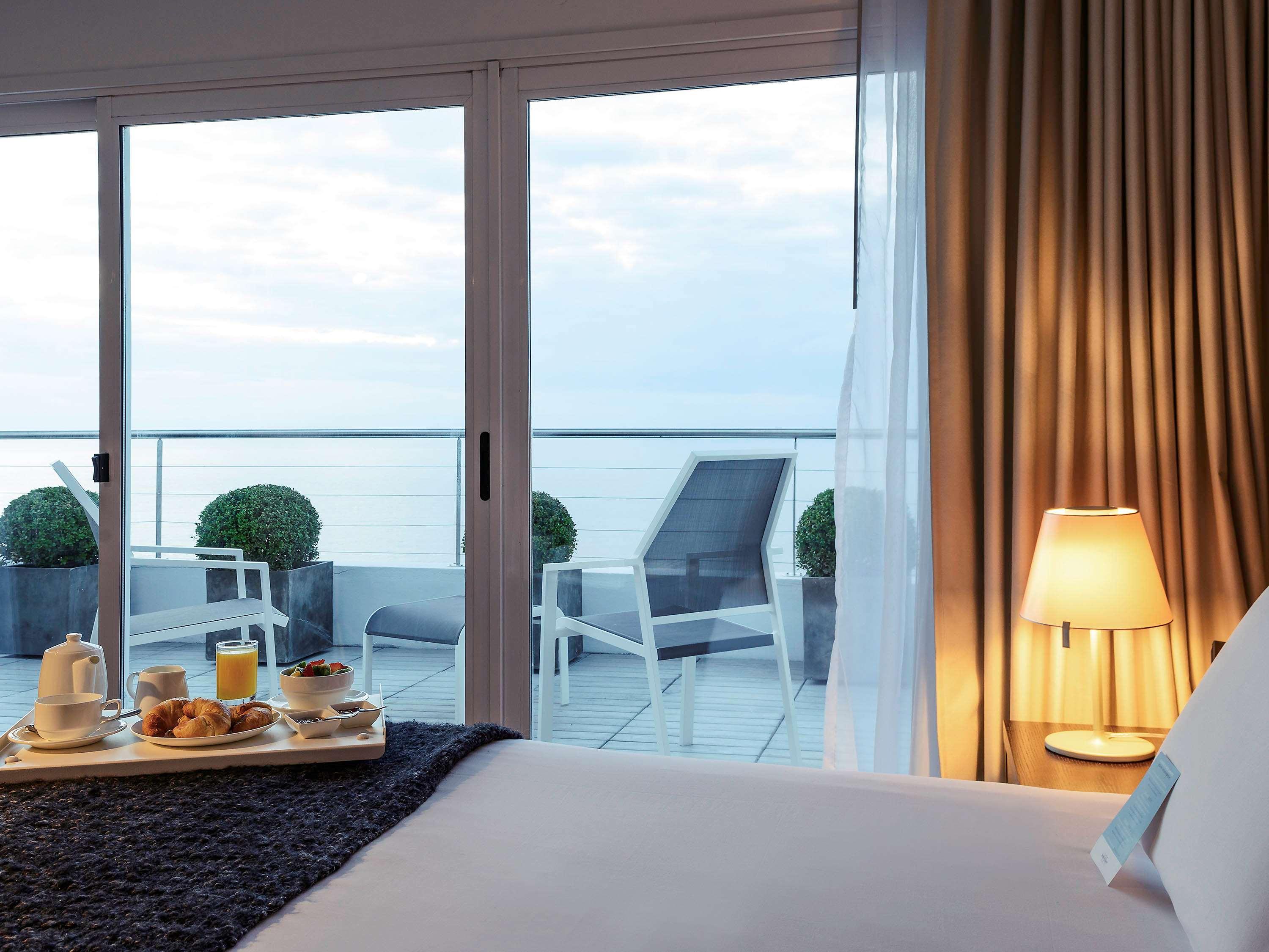 Junior Suite Queen Size Bed