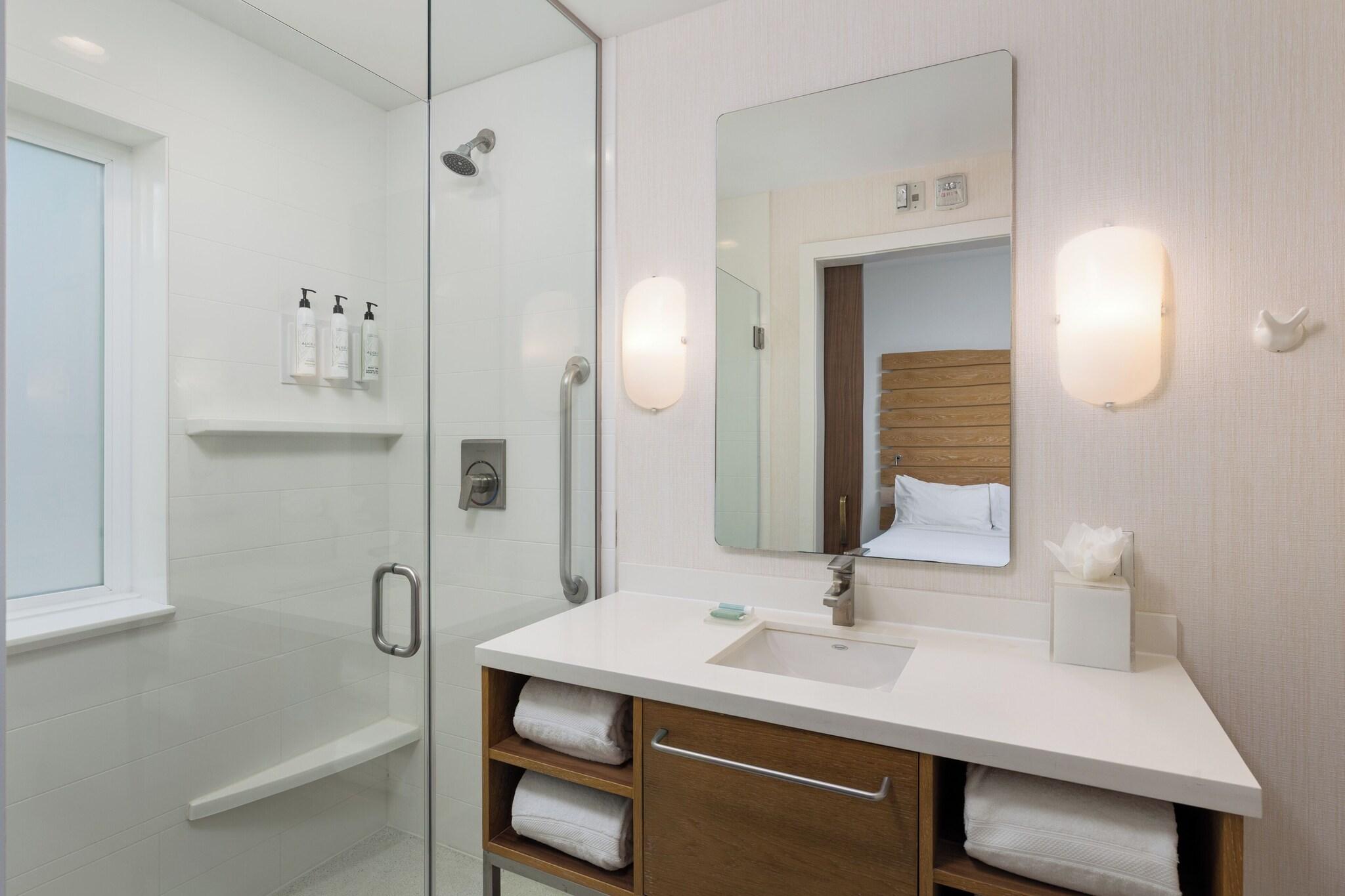 Studio Accessible-two Queen Beds