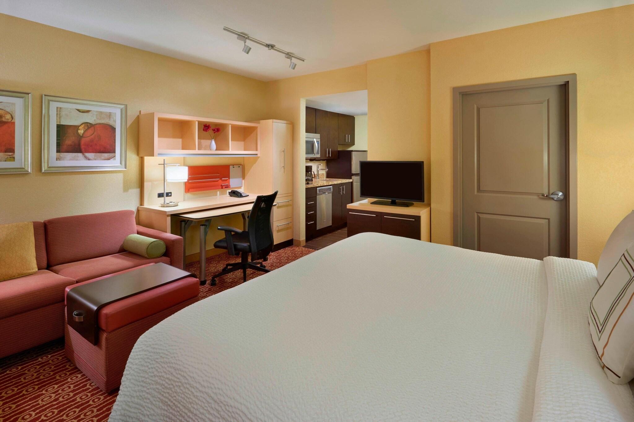 Studio King Size Bed