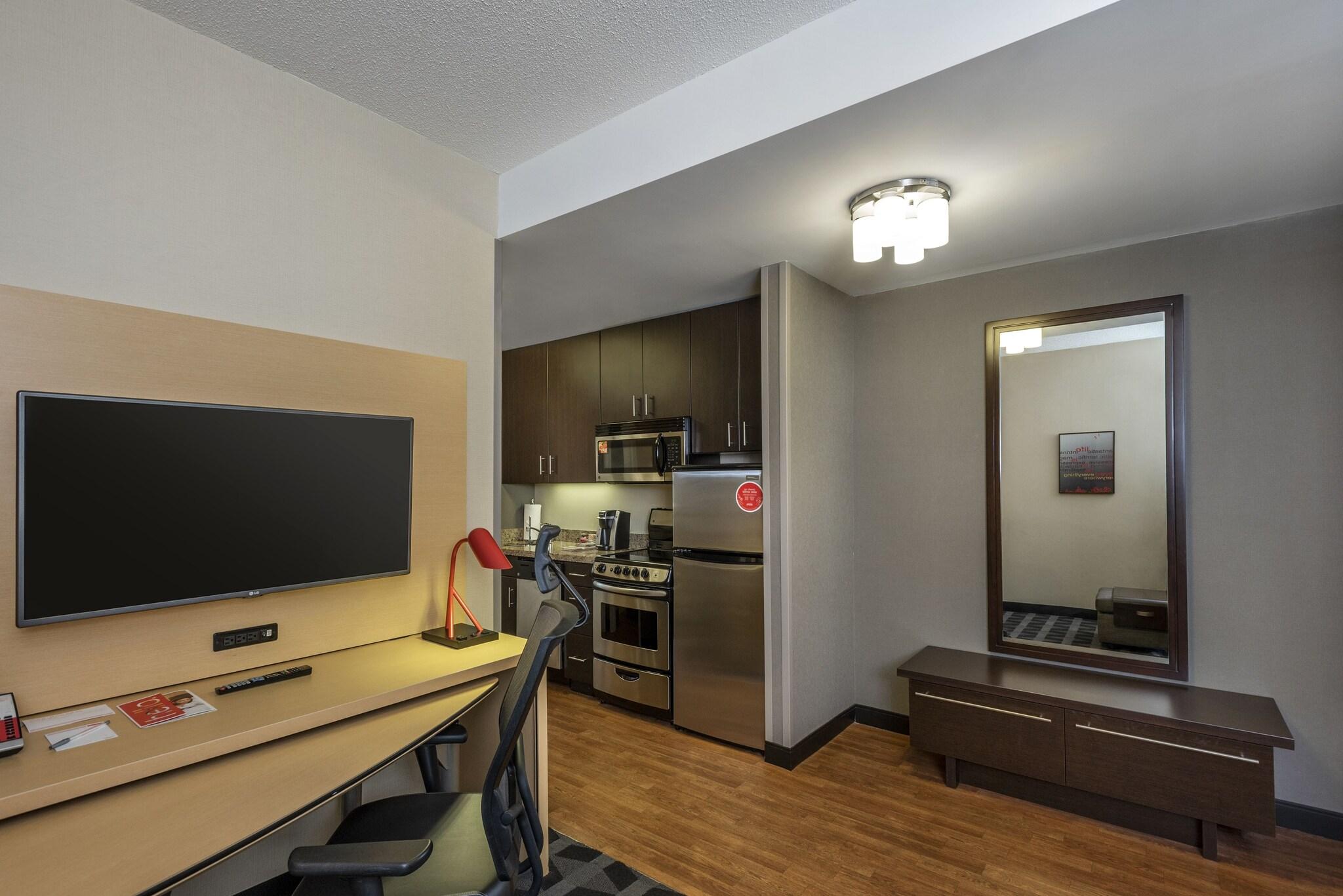 Suite Queen Size Bed