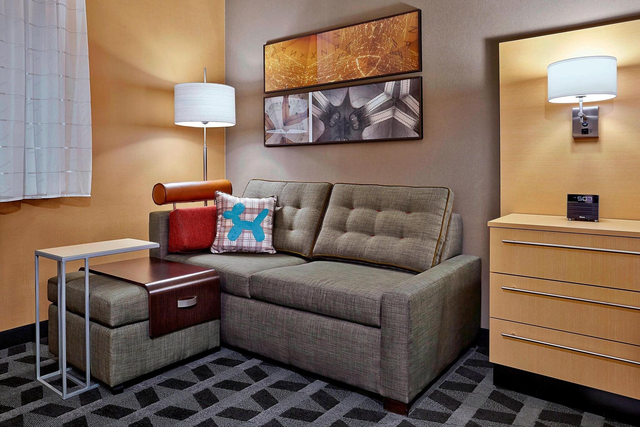 Studio King Size Bed