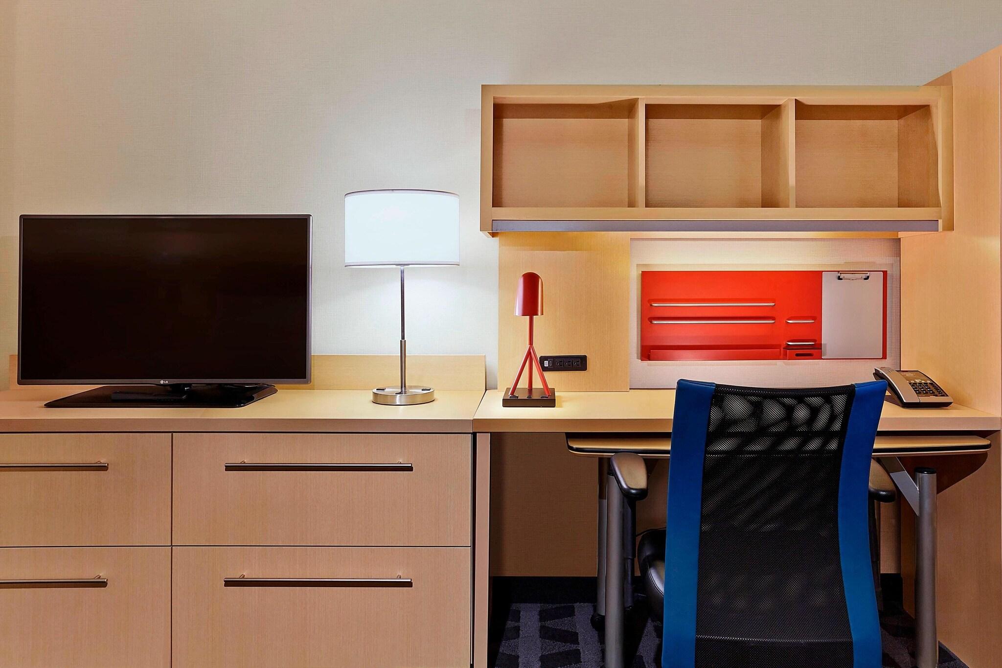 Studio Two Queen Beds