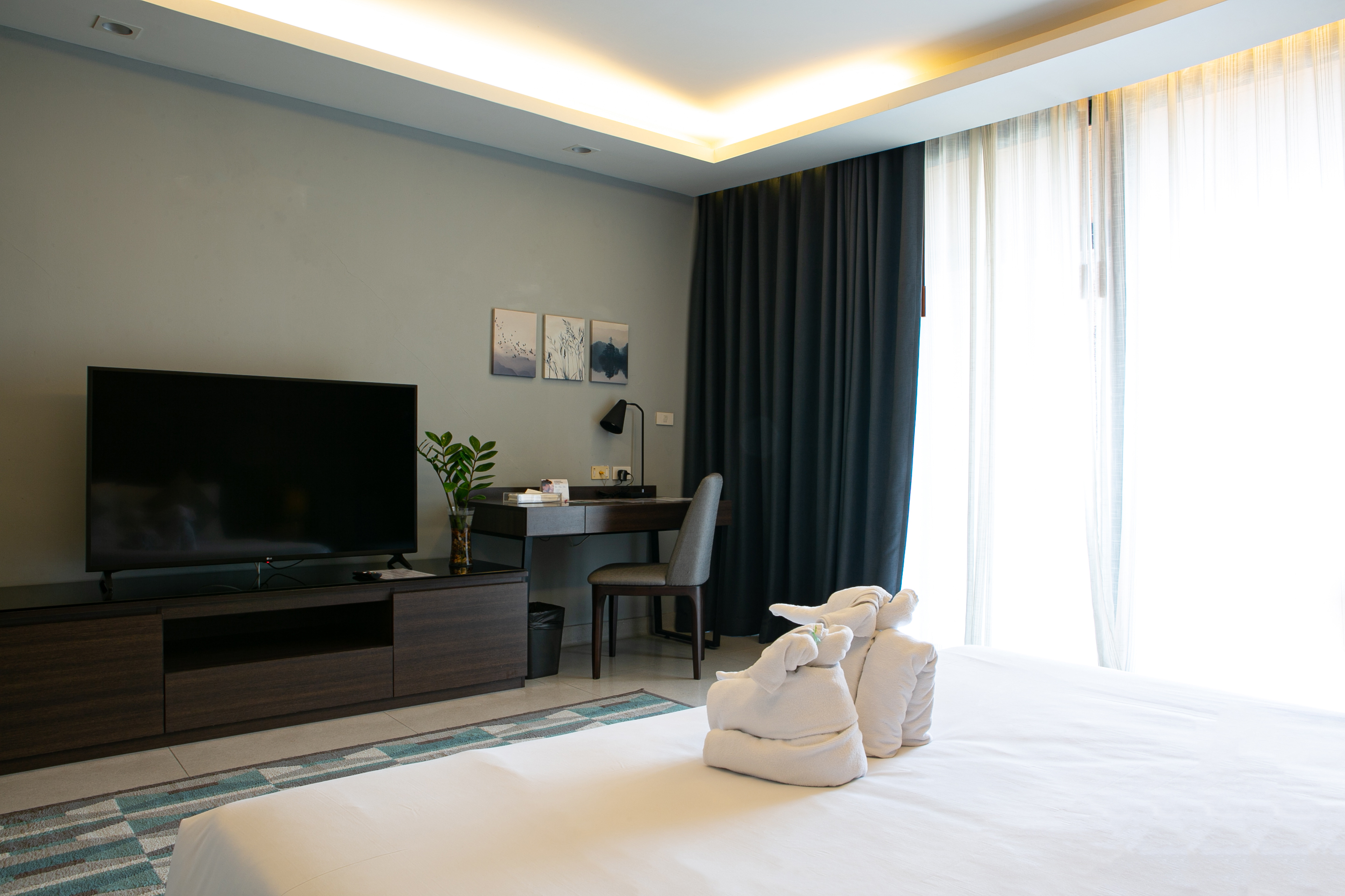 Double Deluxe King Bed