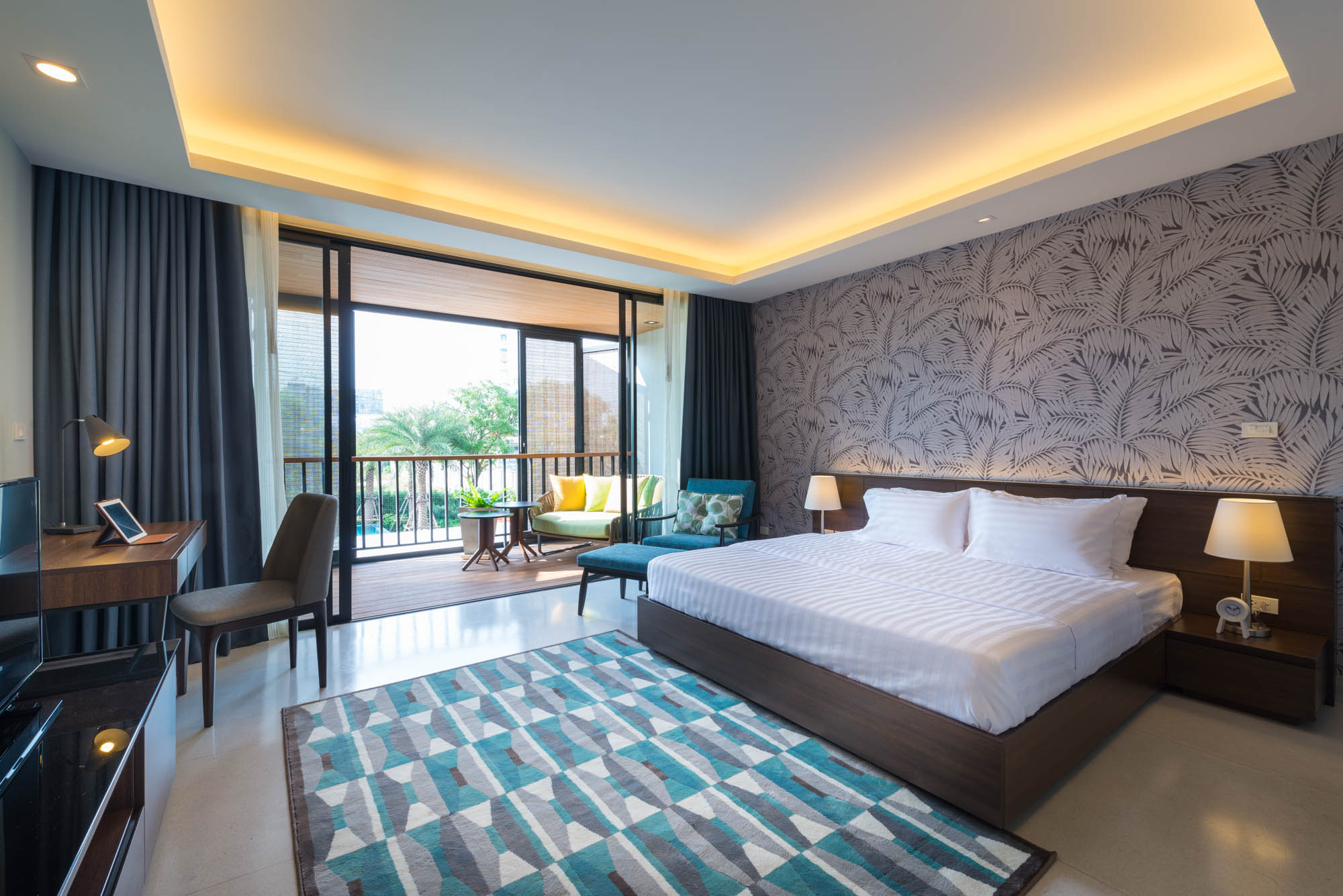 Double Deluxe King Bed