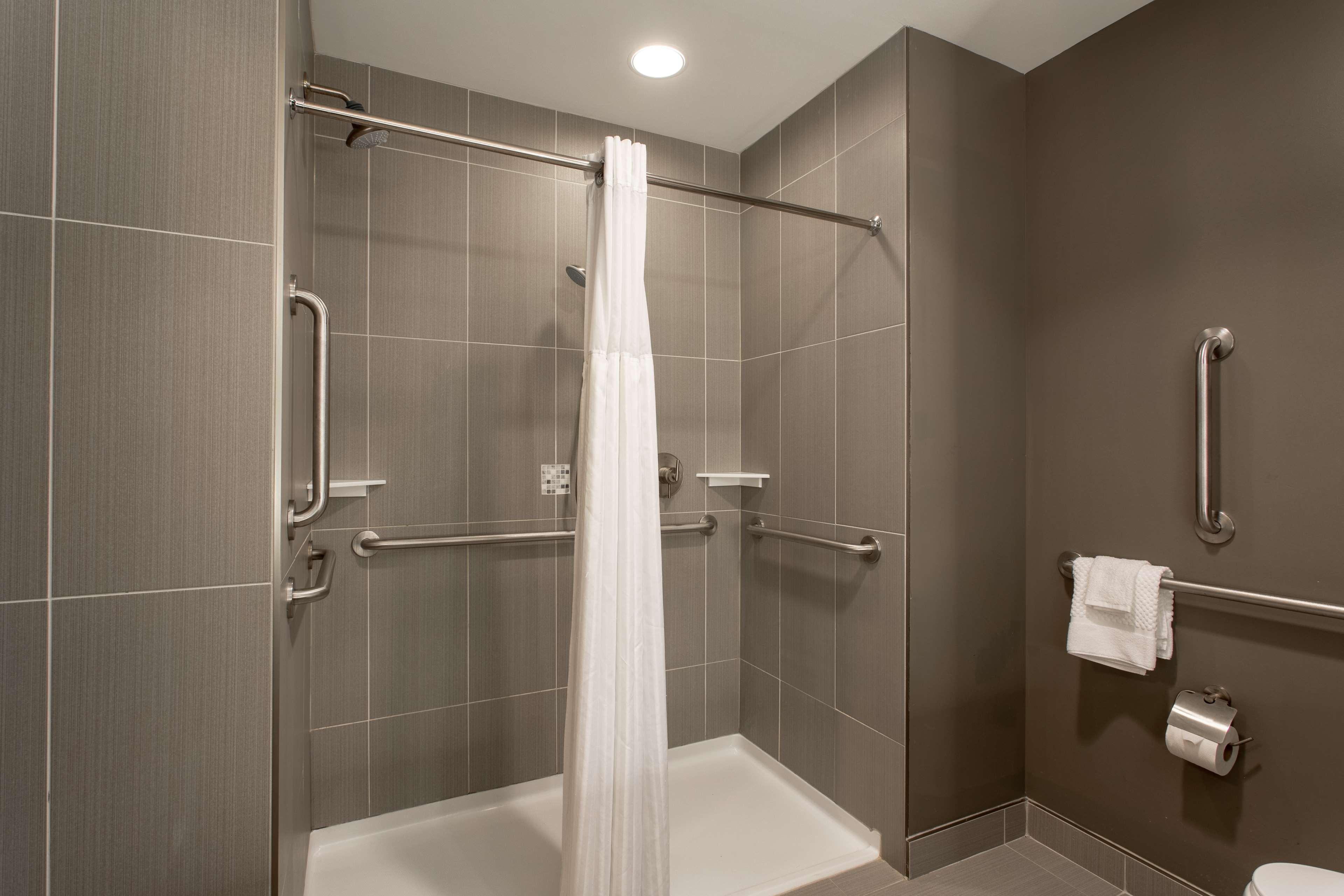 Twin Accessible-two Queen Beds