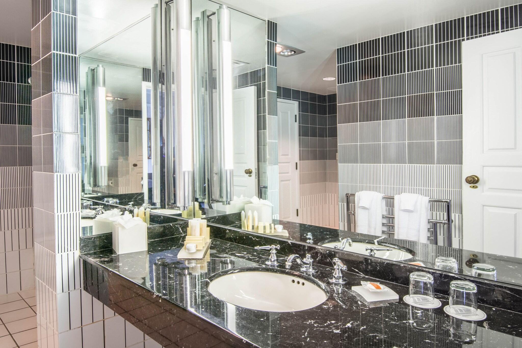 Double Deluxe King Bed