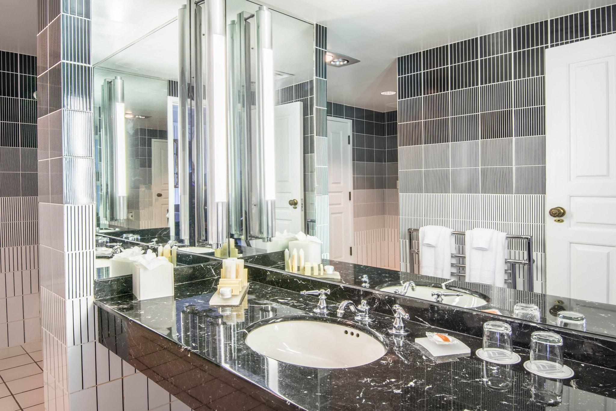 Junior Suite King Size Bed