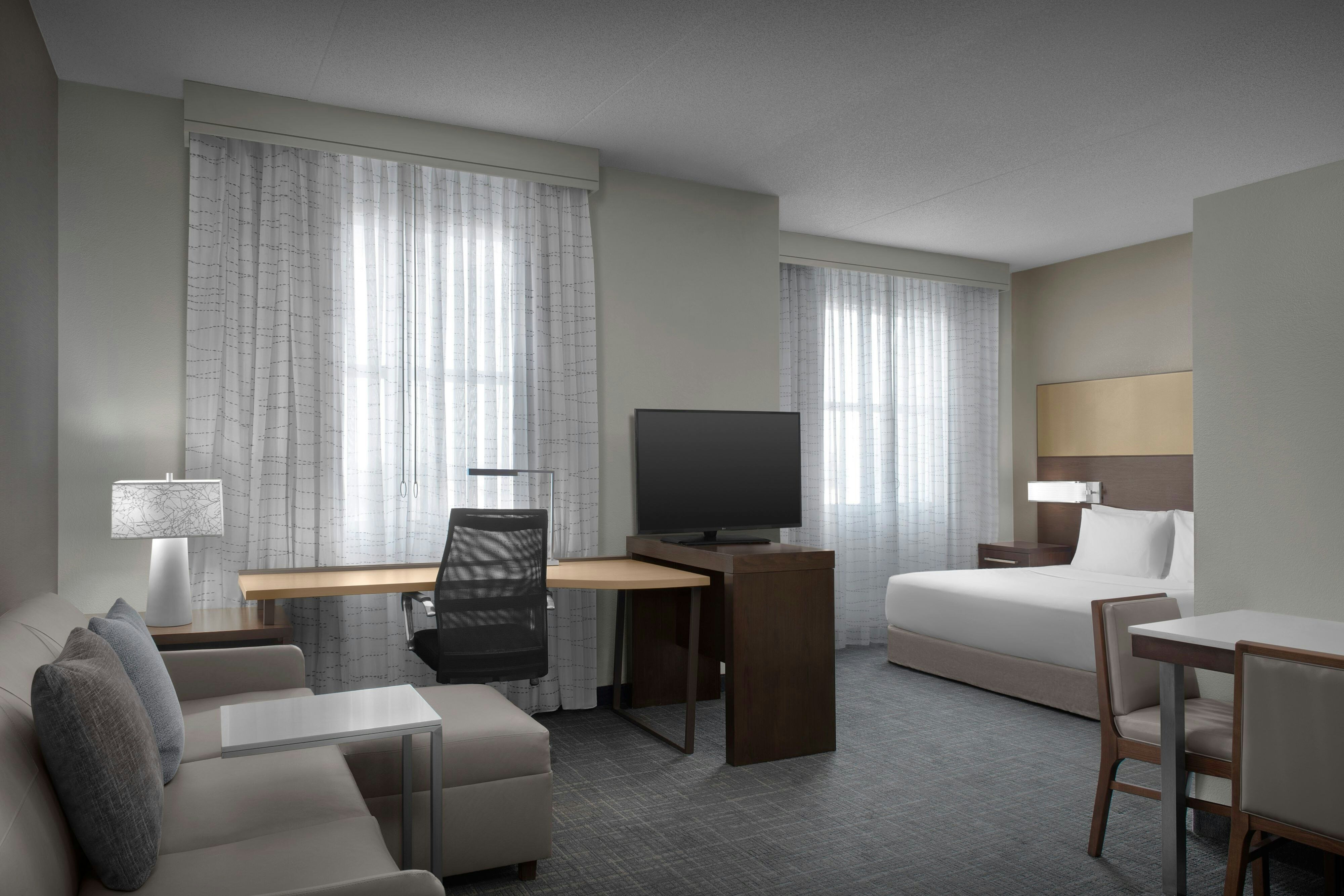 Studio Accessible King Size Bed