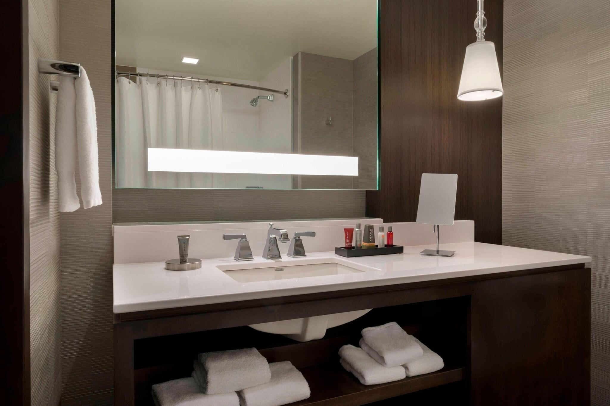 Junior Suite Lake View