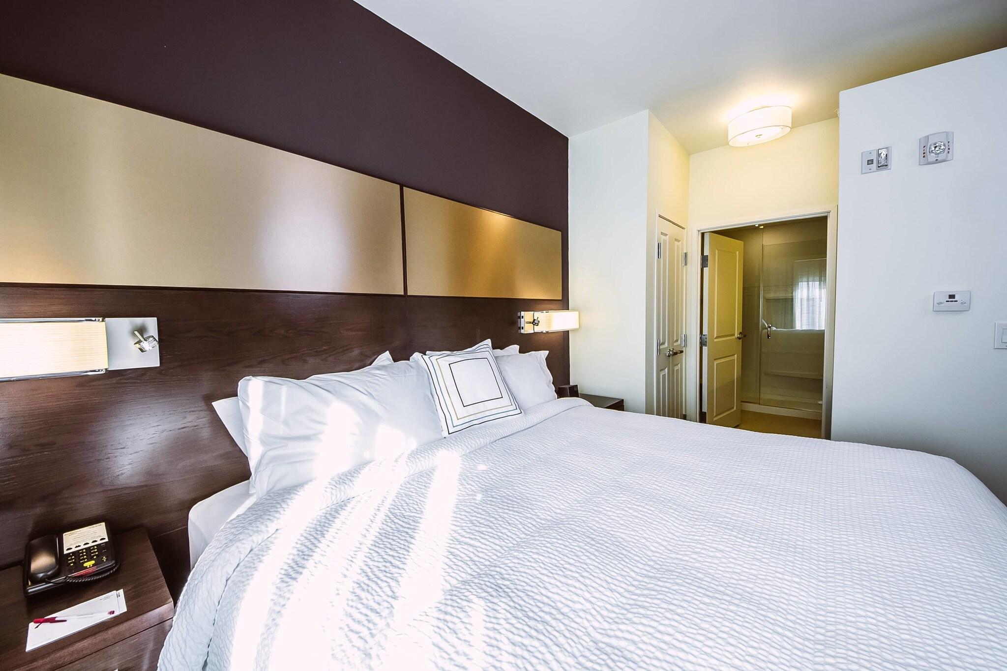 Studio King Size Bed