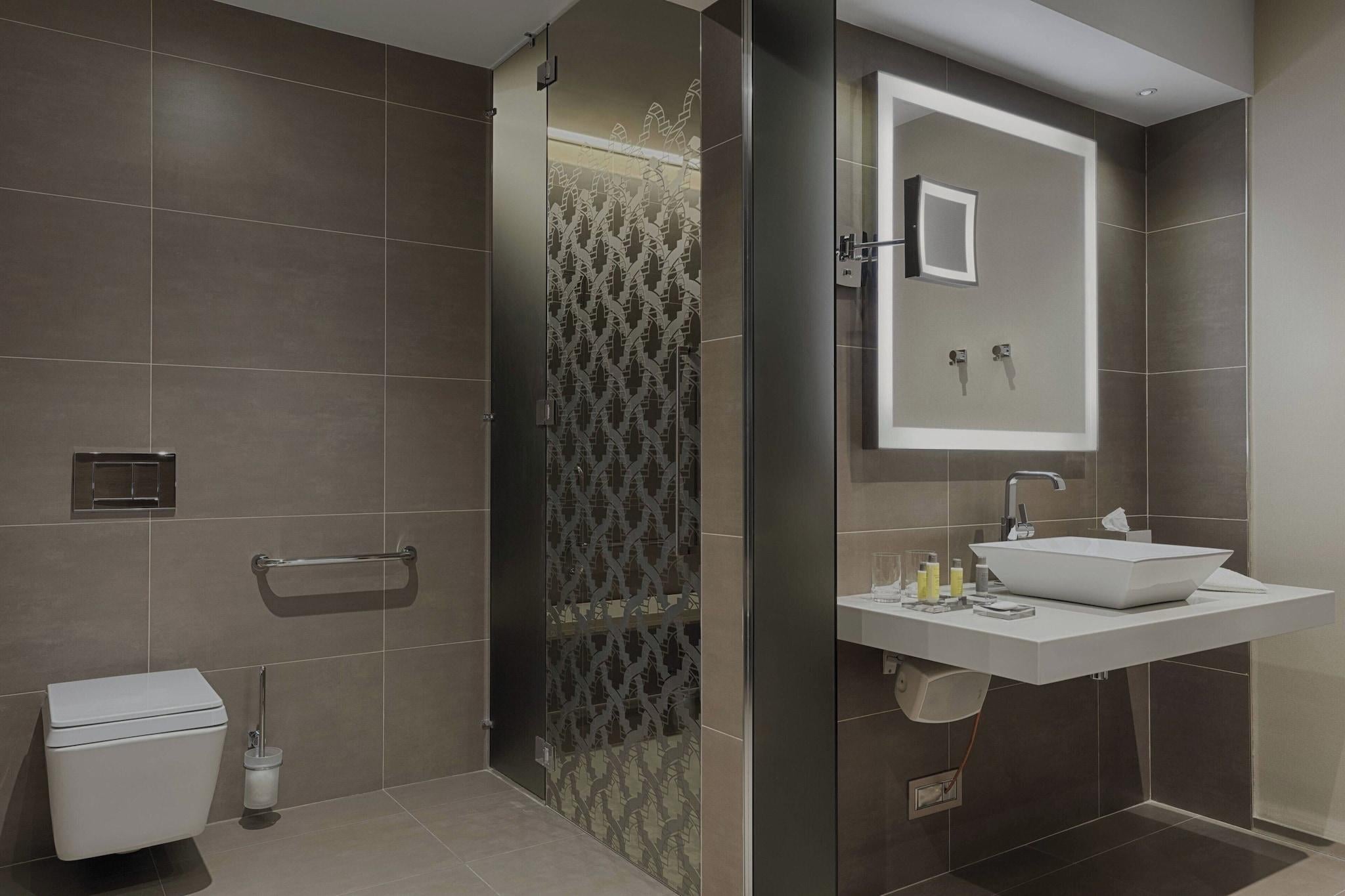 Double City View King Bed