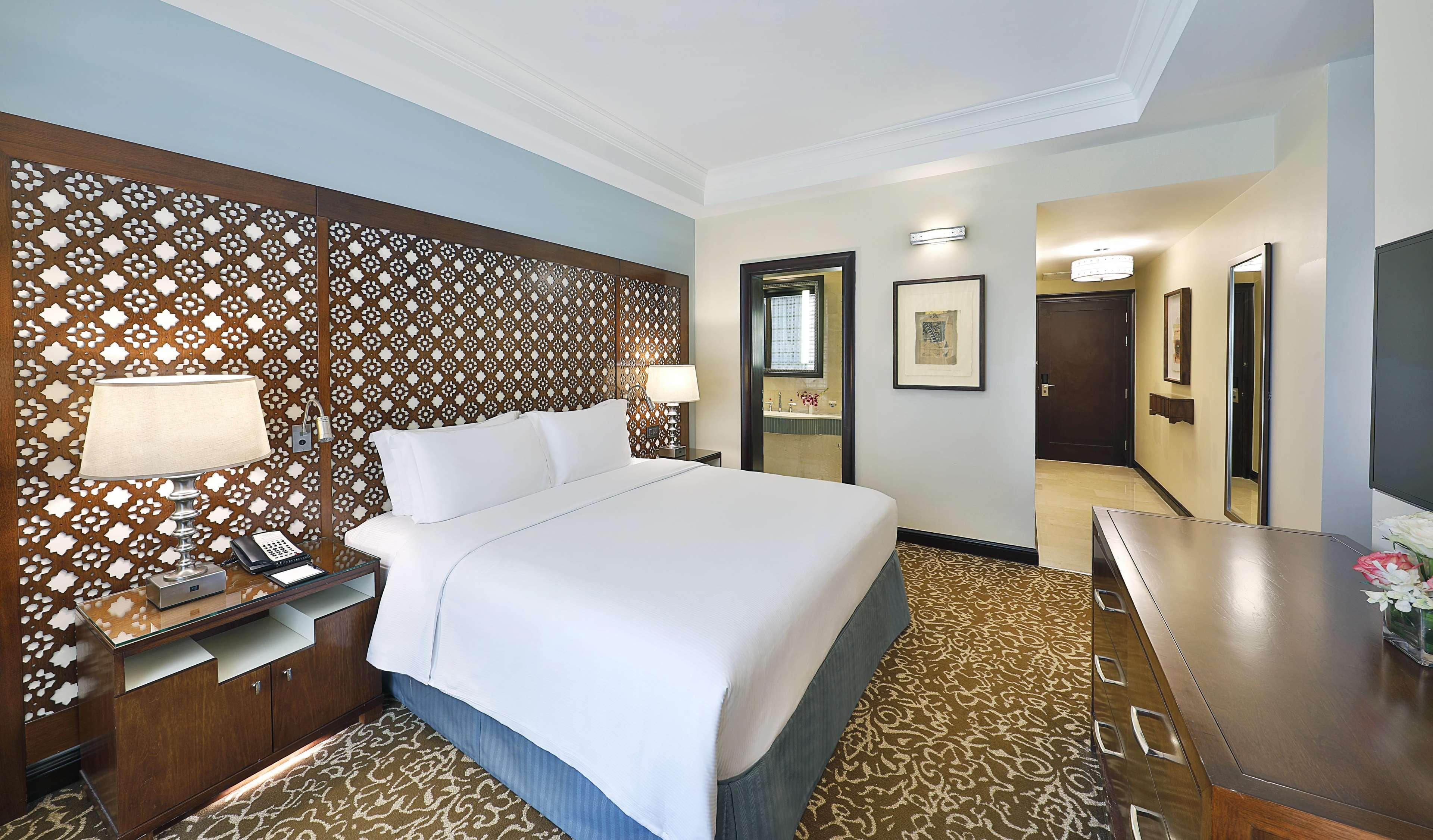 Double Guest Room King Bed