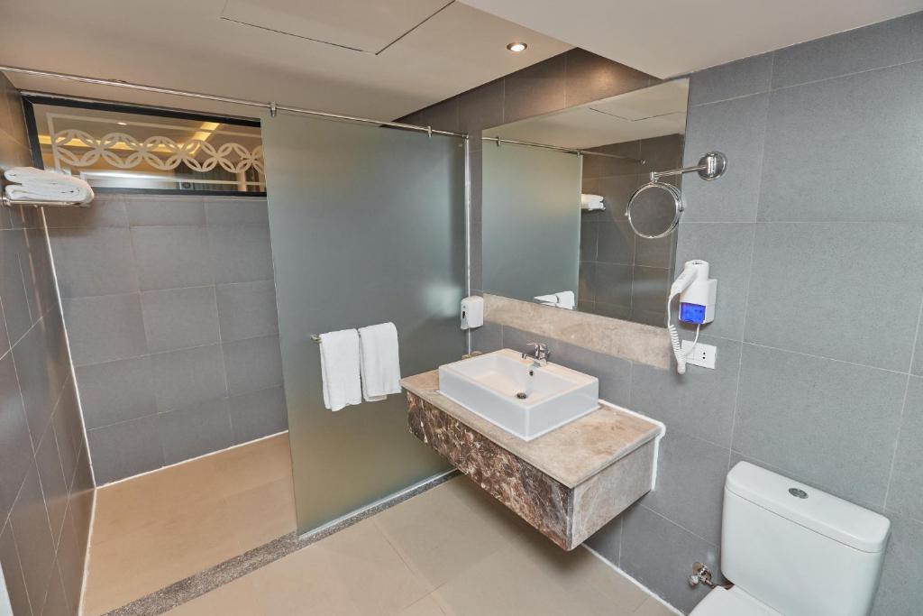 Double Deluxe Pool View