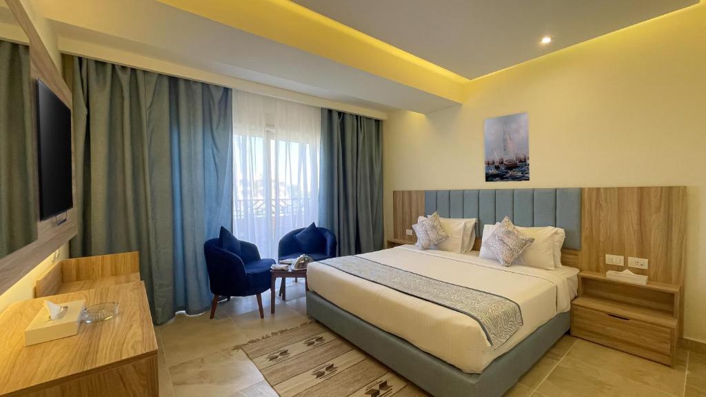 Double Deluxe Pool View