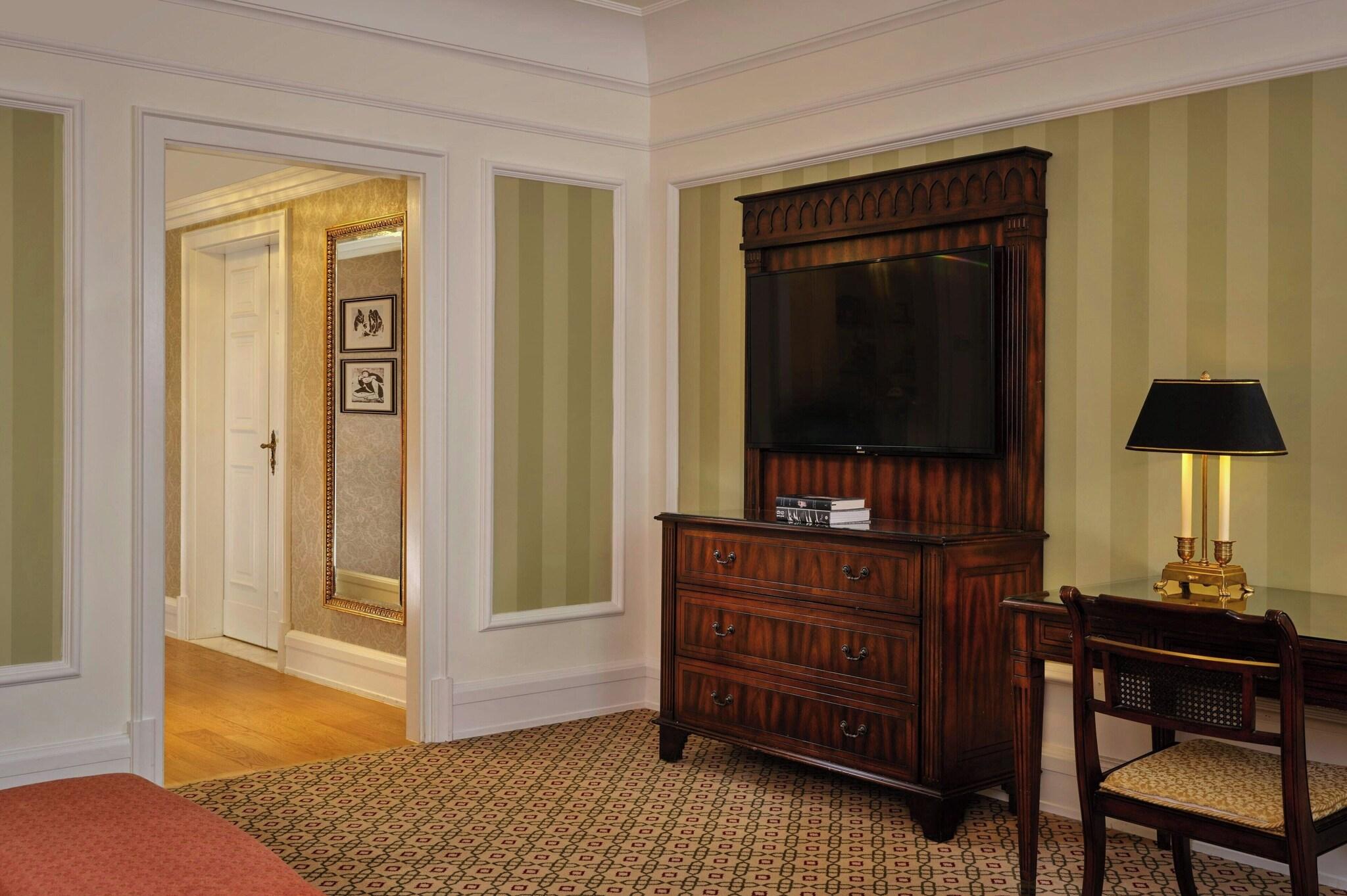 Quadruple Deluxe Two Double Beds