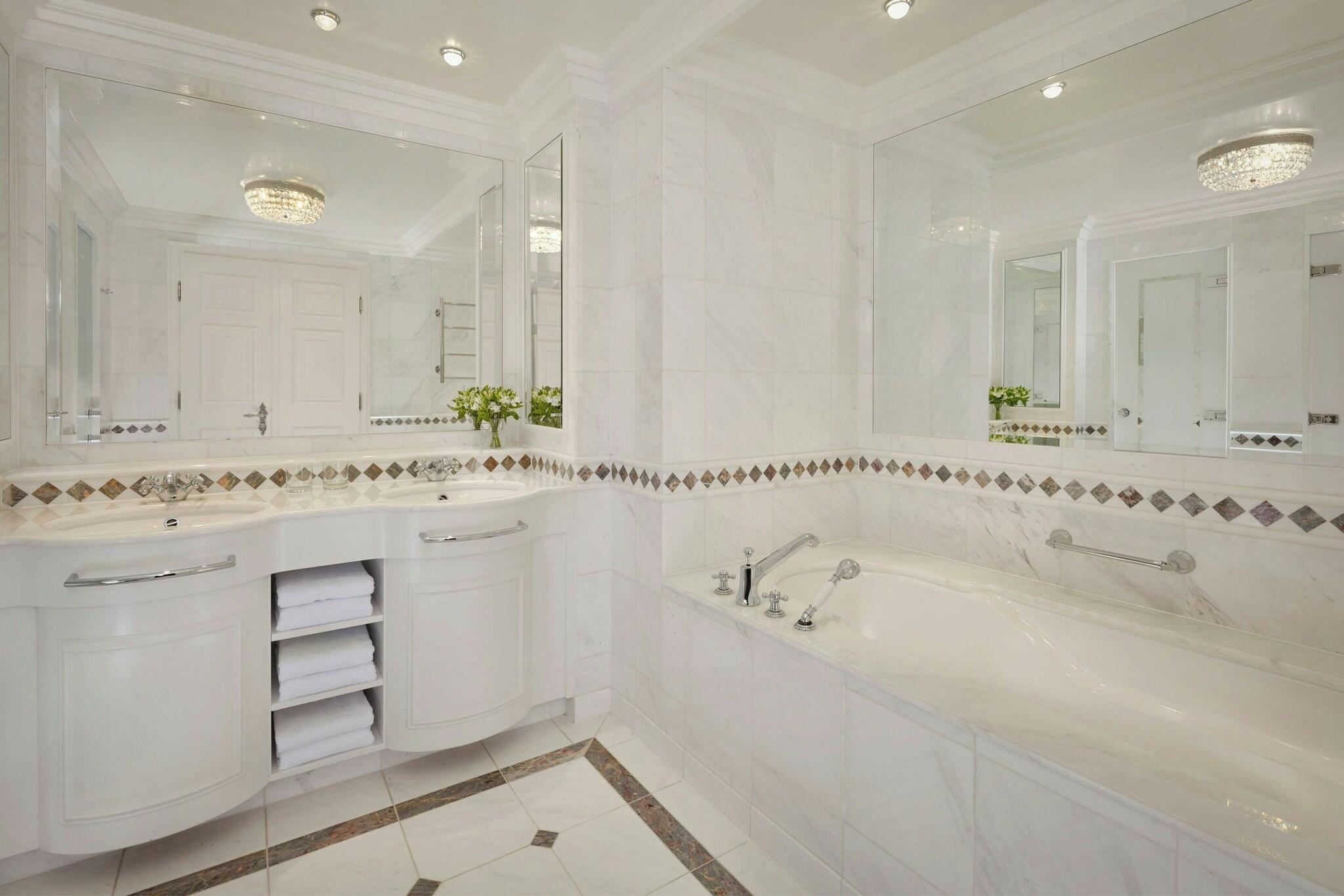 Suite King Bed One Bedroom 