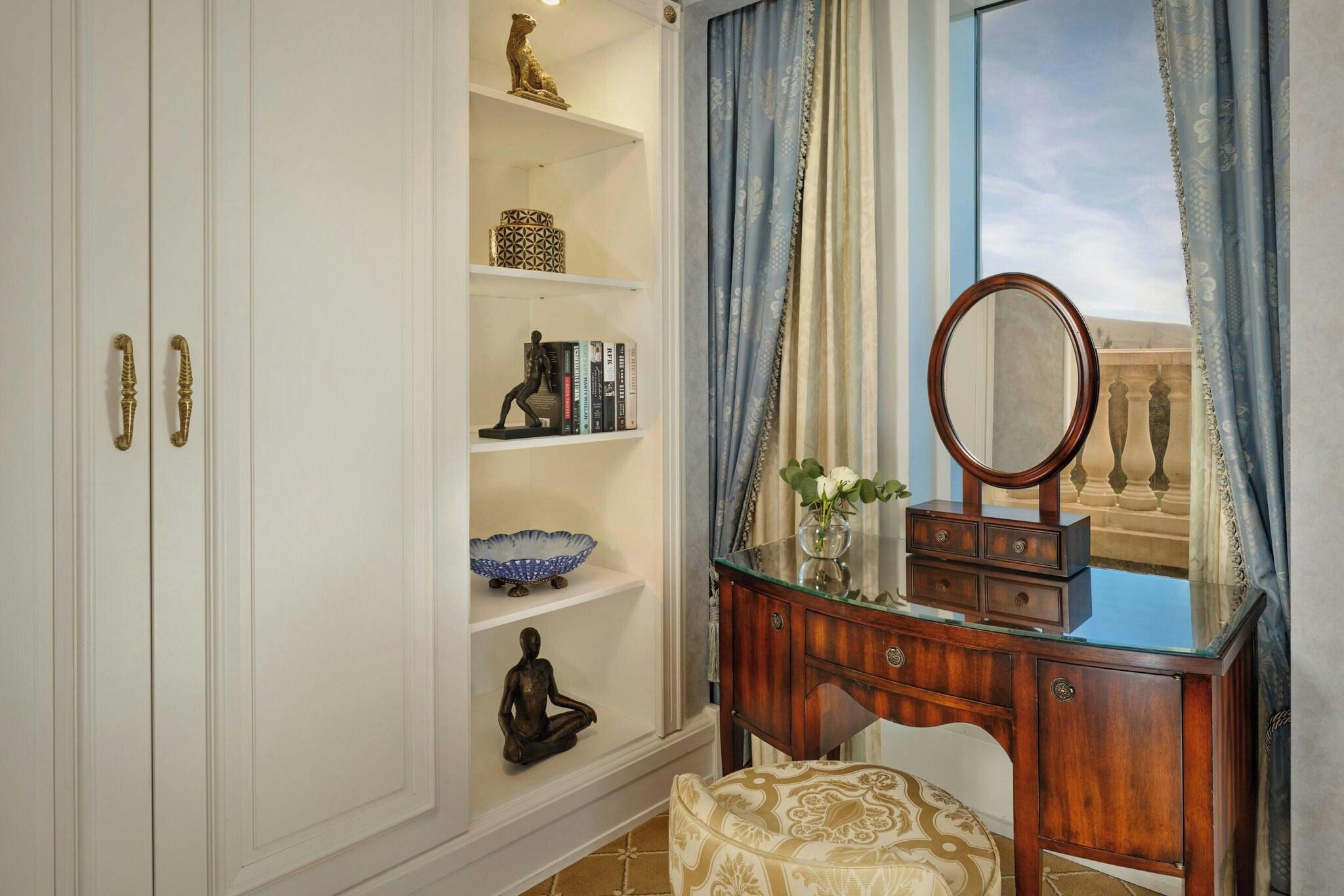 Suite King Bed One Bedroom 