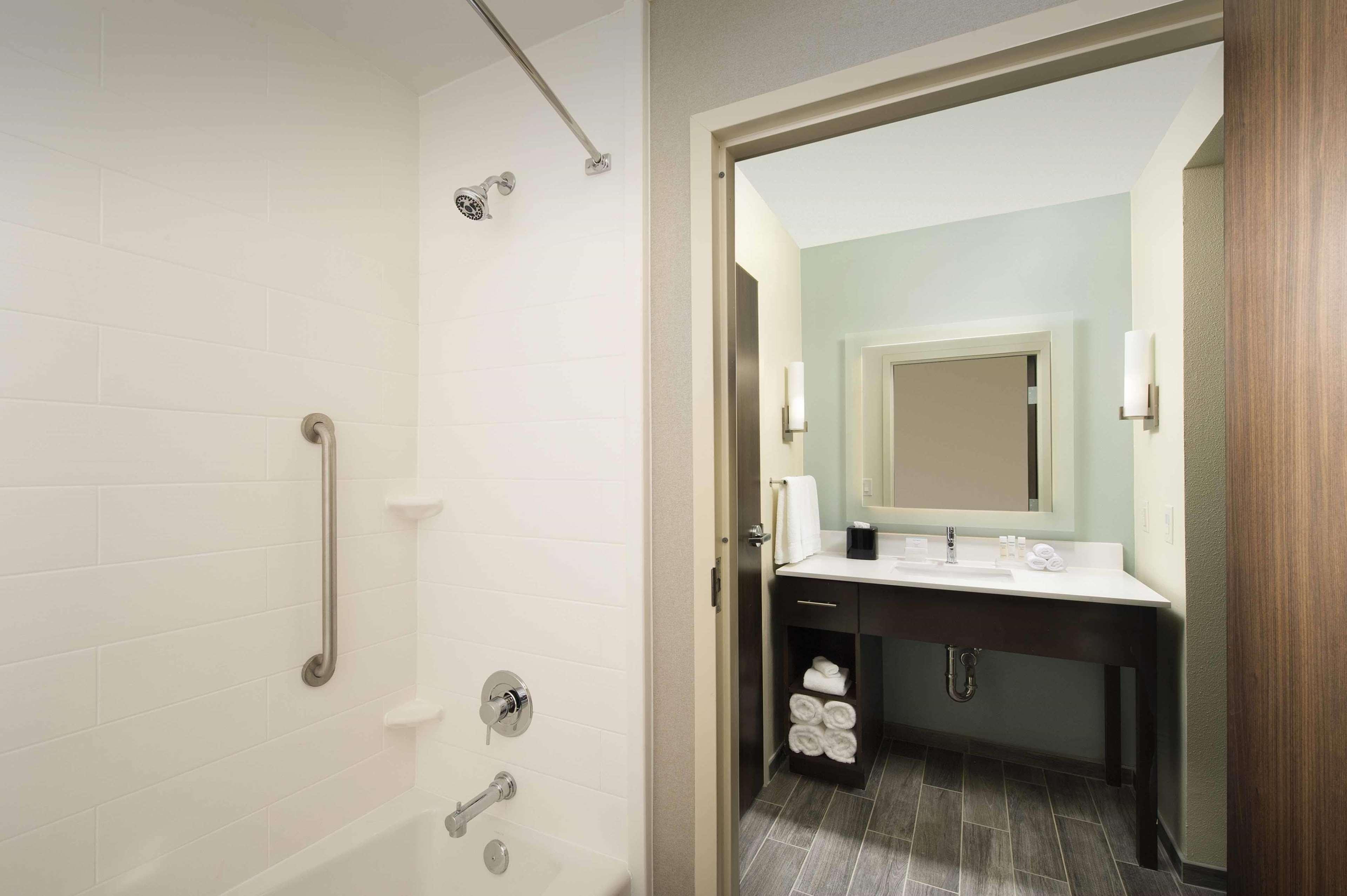 Suite Two Queen Beds Non Smoking