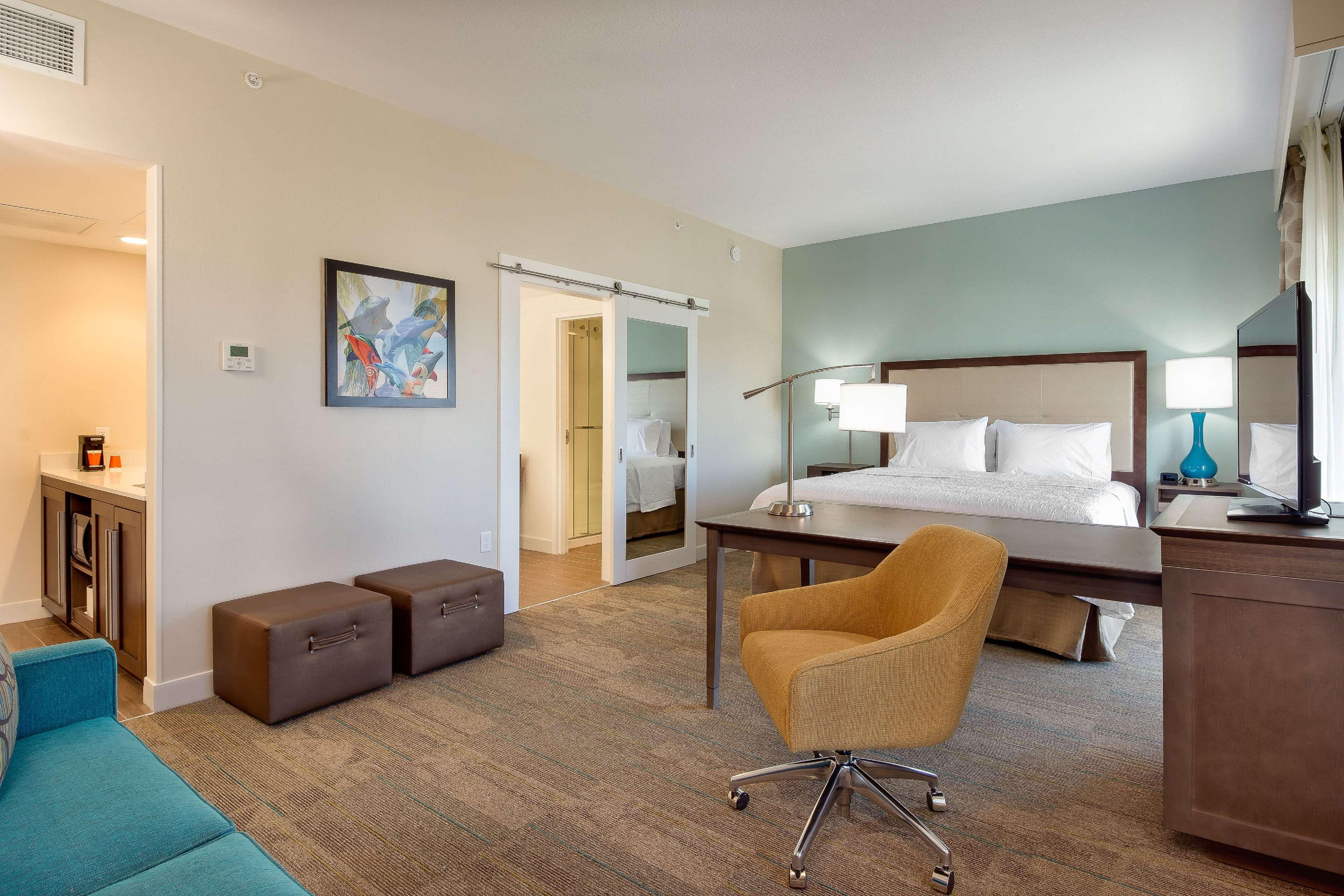 Suite City View King Bed