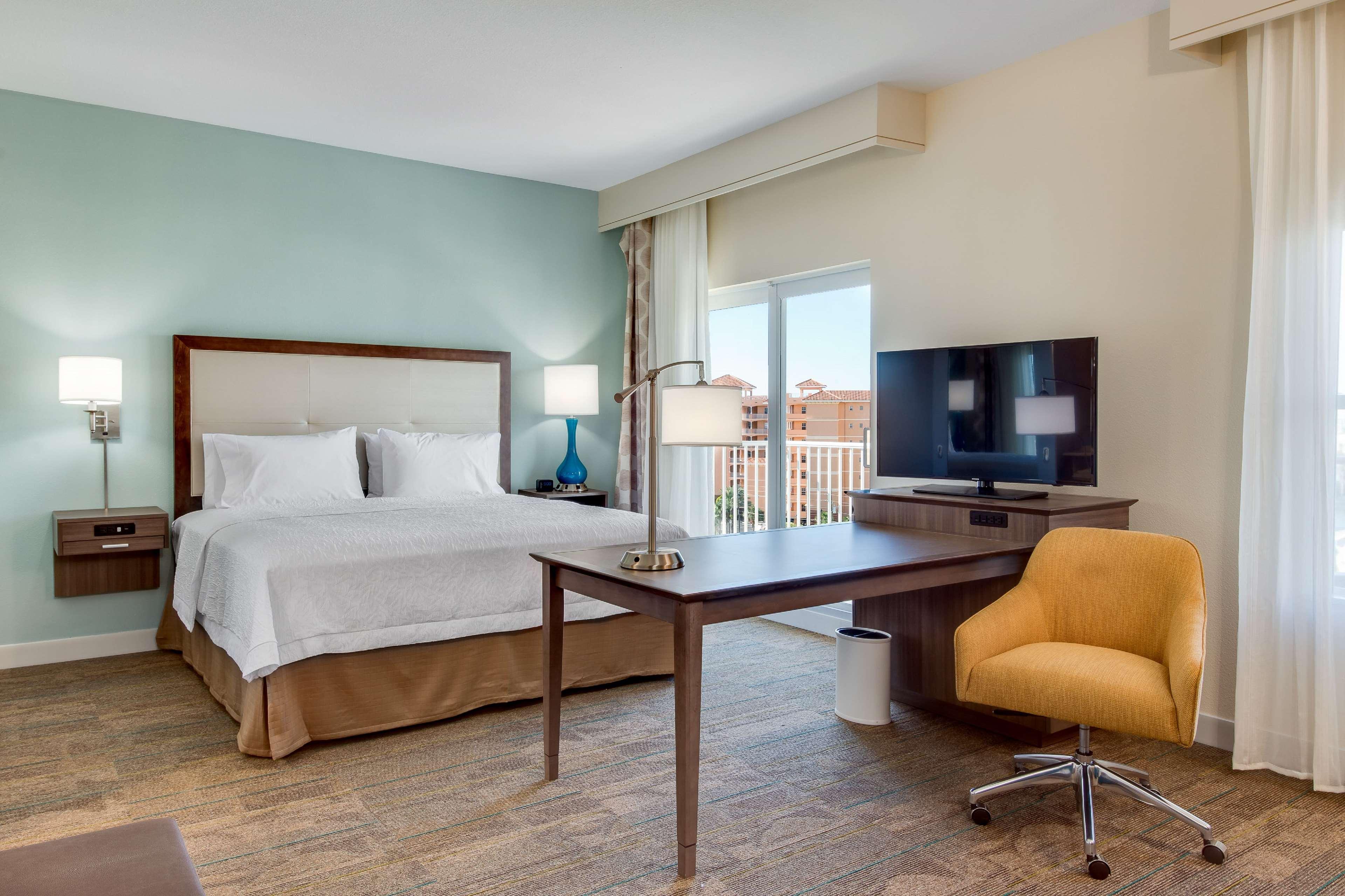 Suite City View King Bed