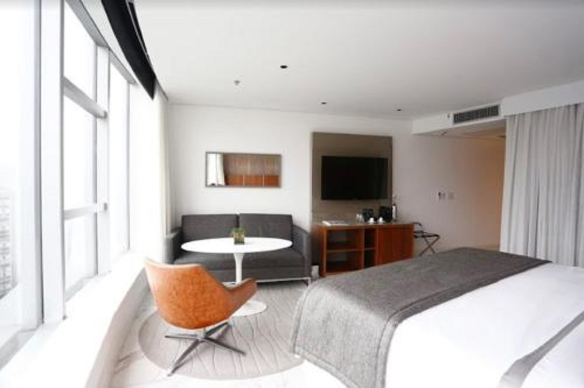 Triple Deluxe Mountain View