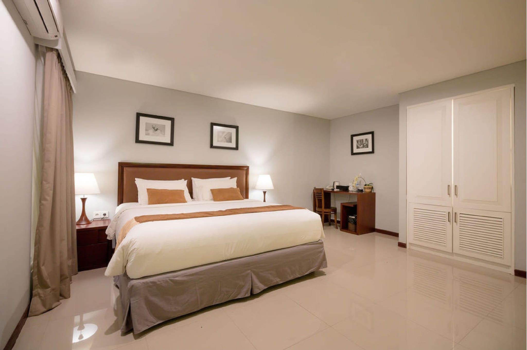 Double Deluxe Queen Bed