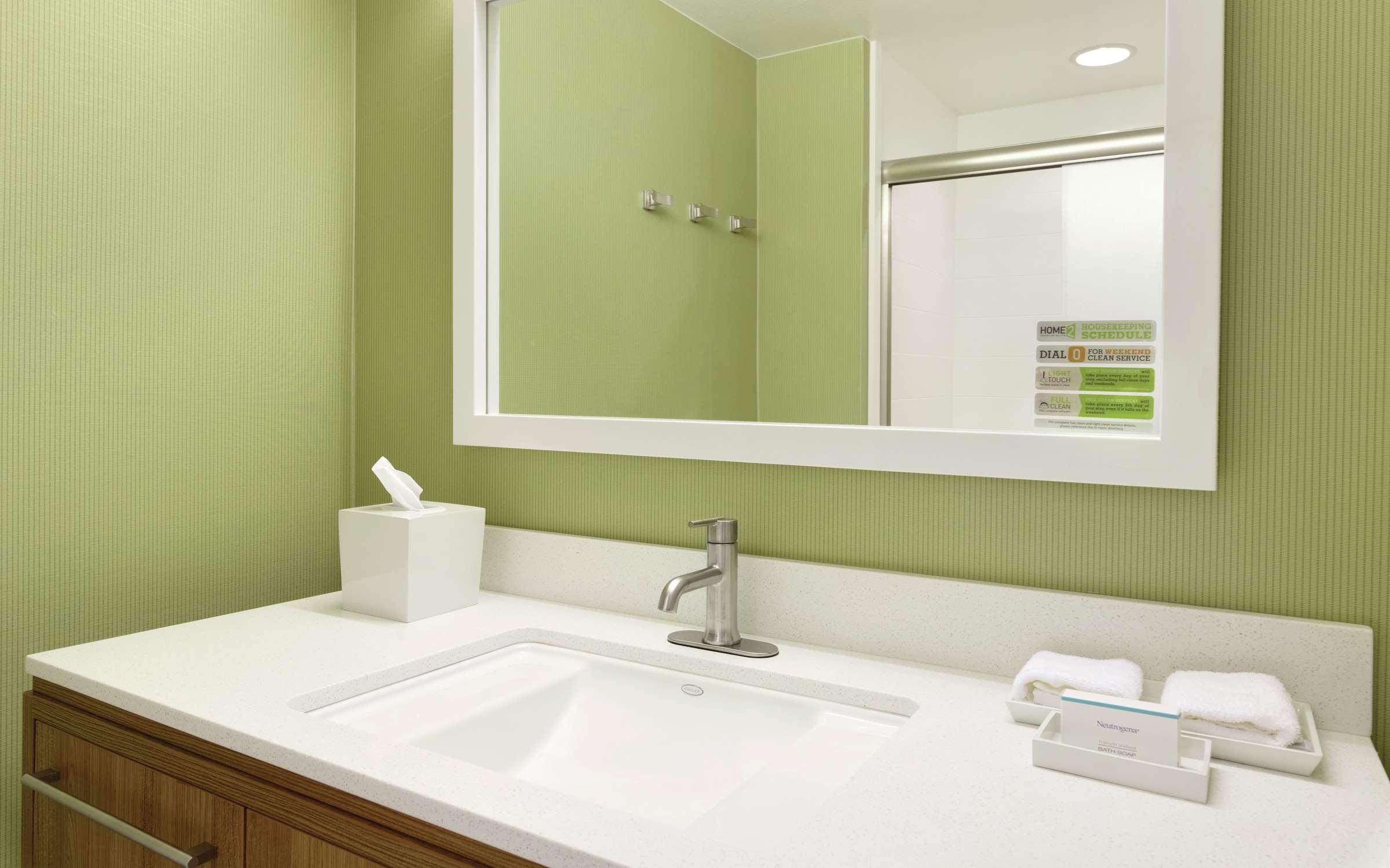 Studio Two Queen Beds Non Smoking