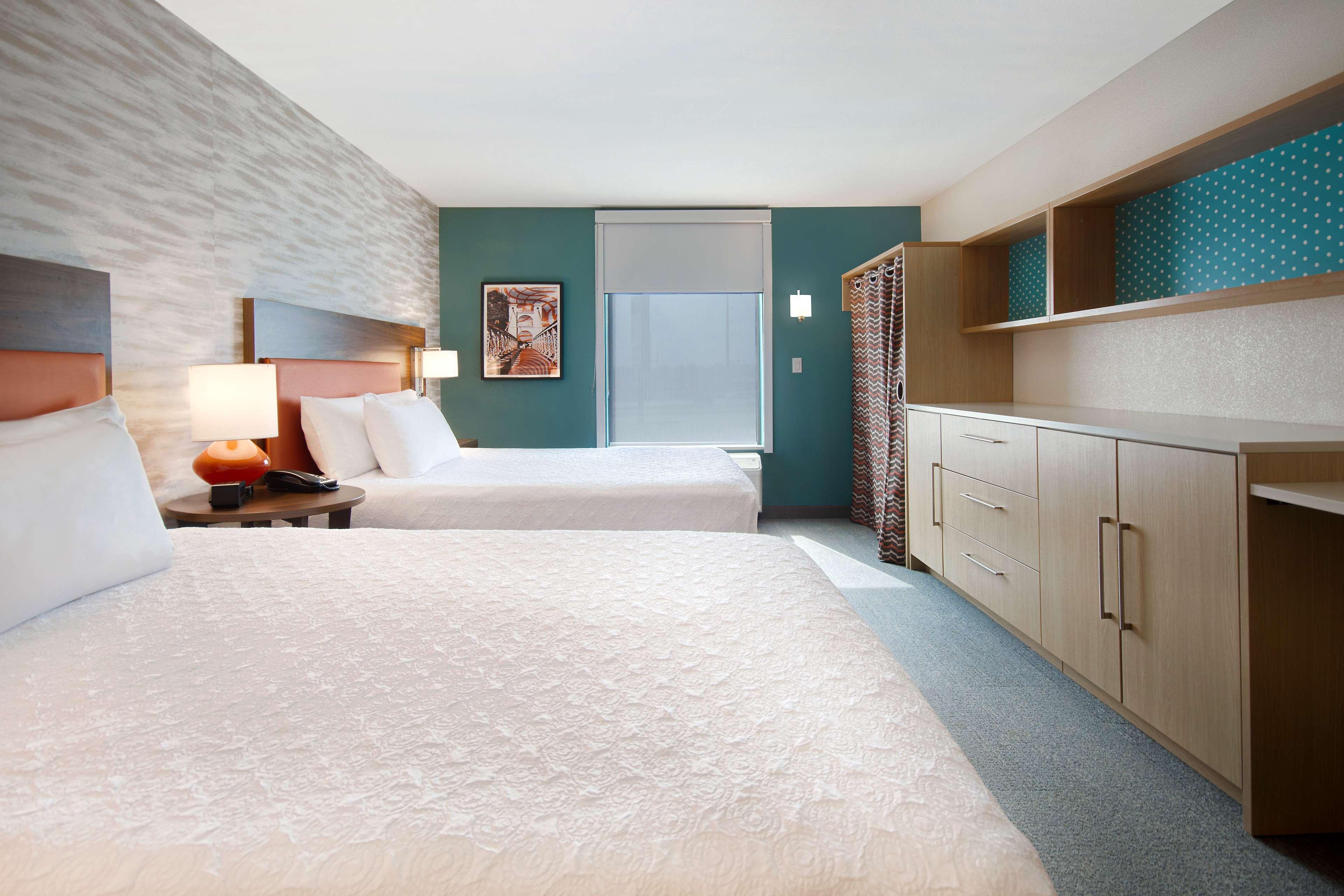 Studio Two Queen Beds Non Smoking