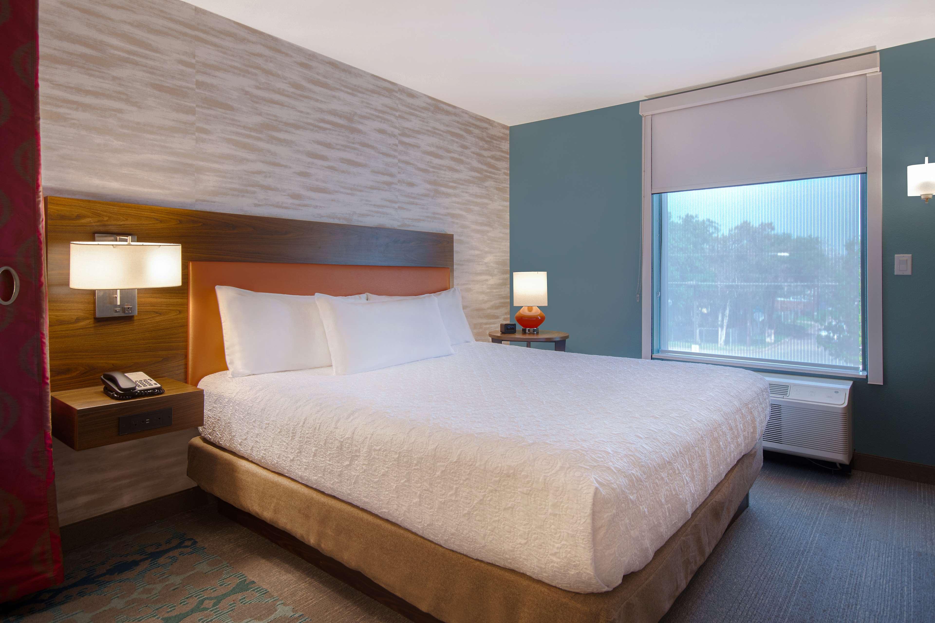 Studio King Size Bed