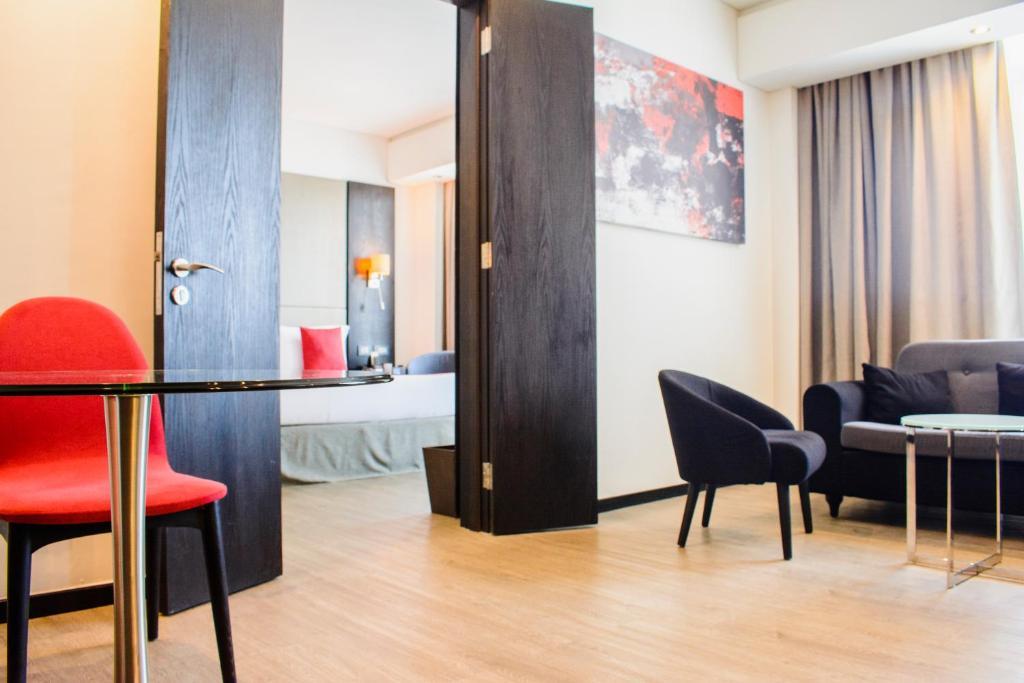 Suite Sea View King Bed