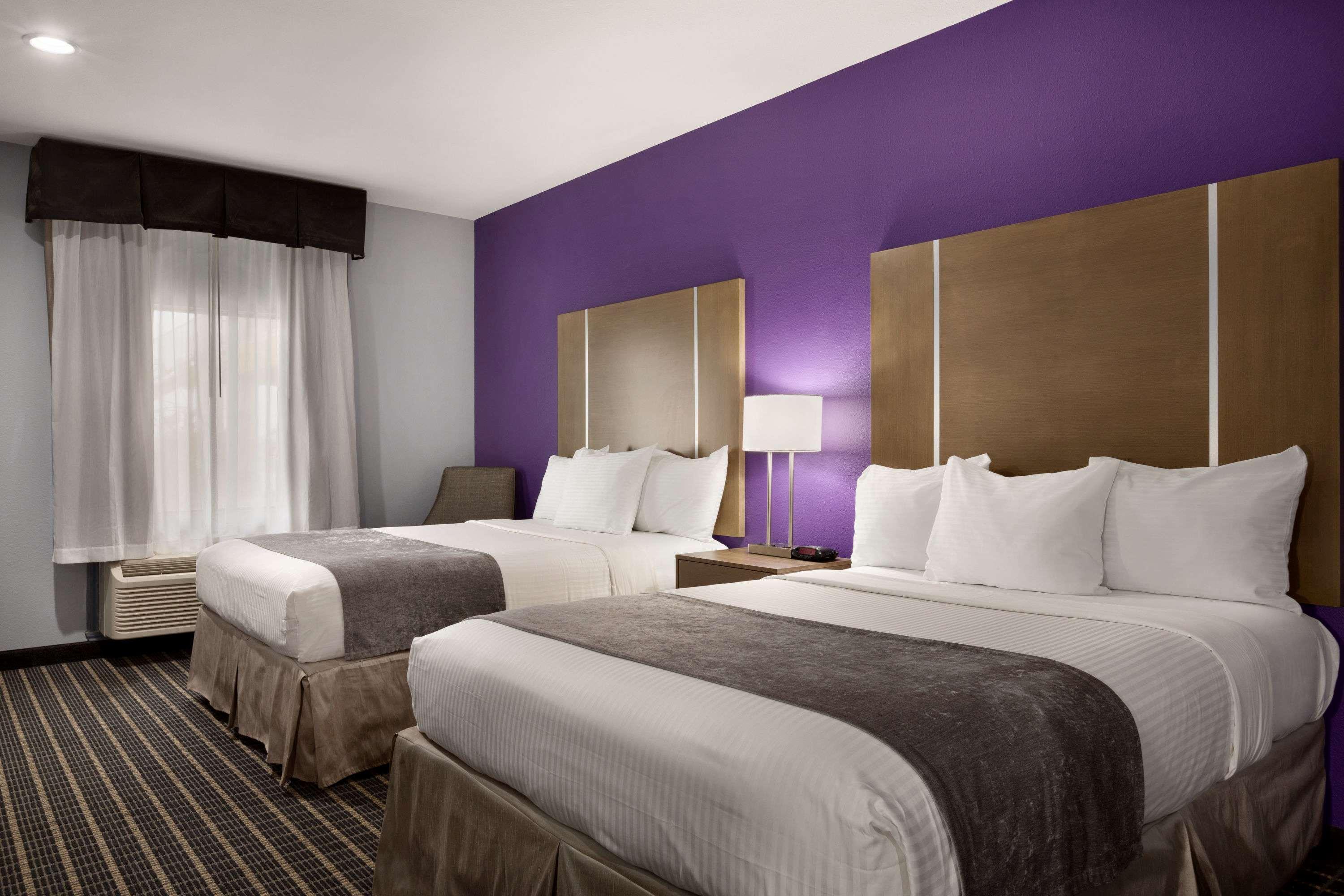 Quadruple Two Queen Beds Non Smoking