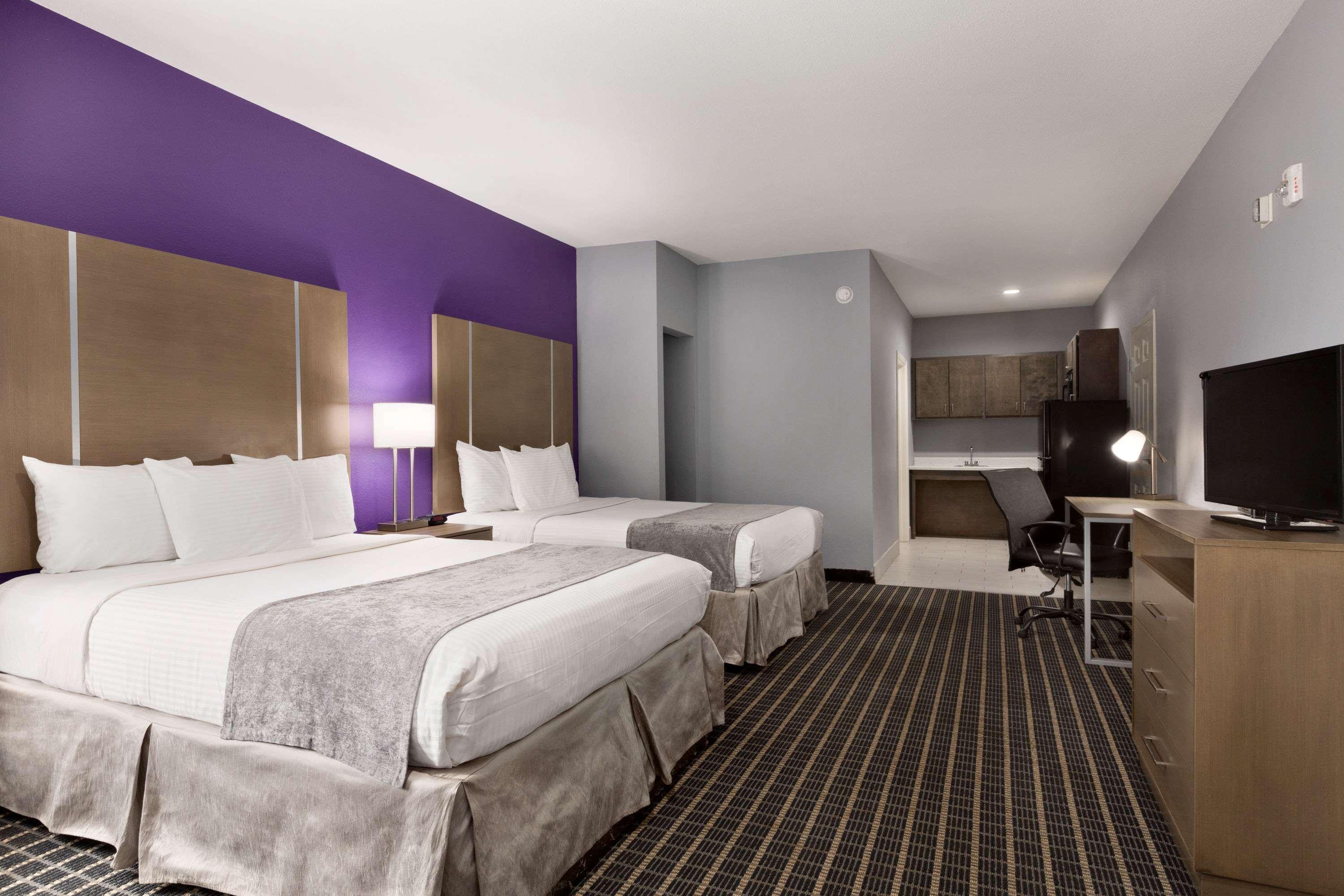 Quadruple Two Queen Beds